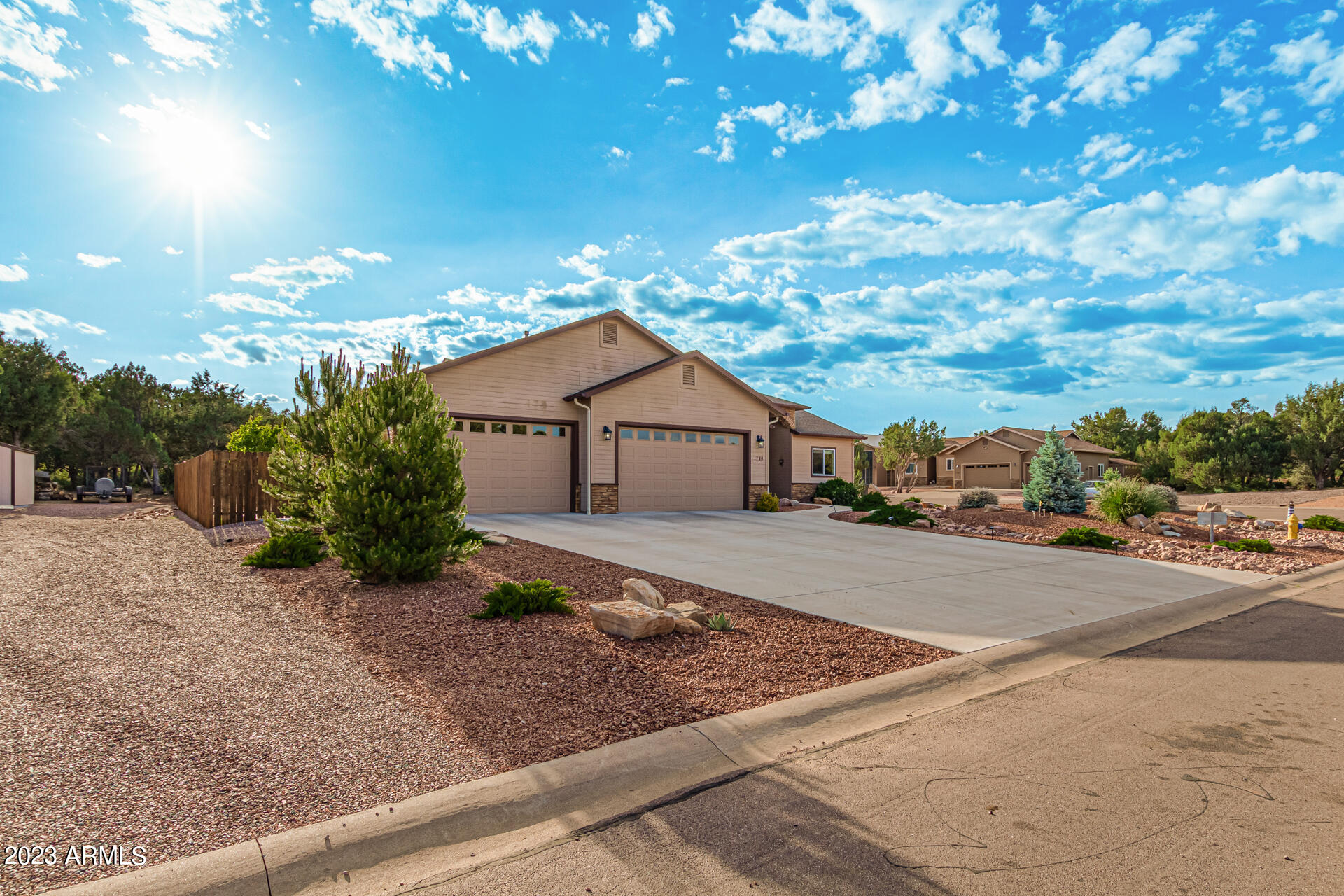 1700 W DAVIDSON Circle