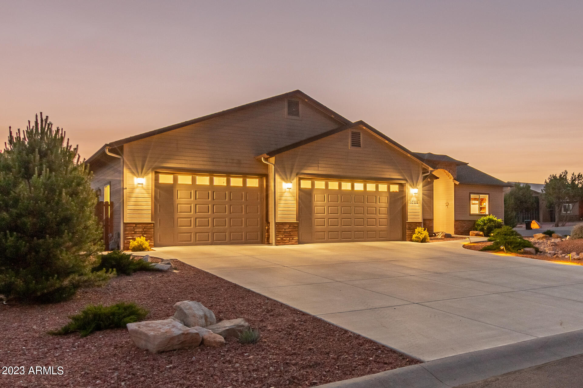 1700 W DAVIDSON Circle