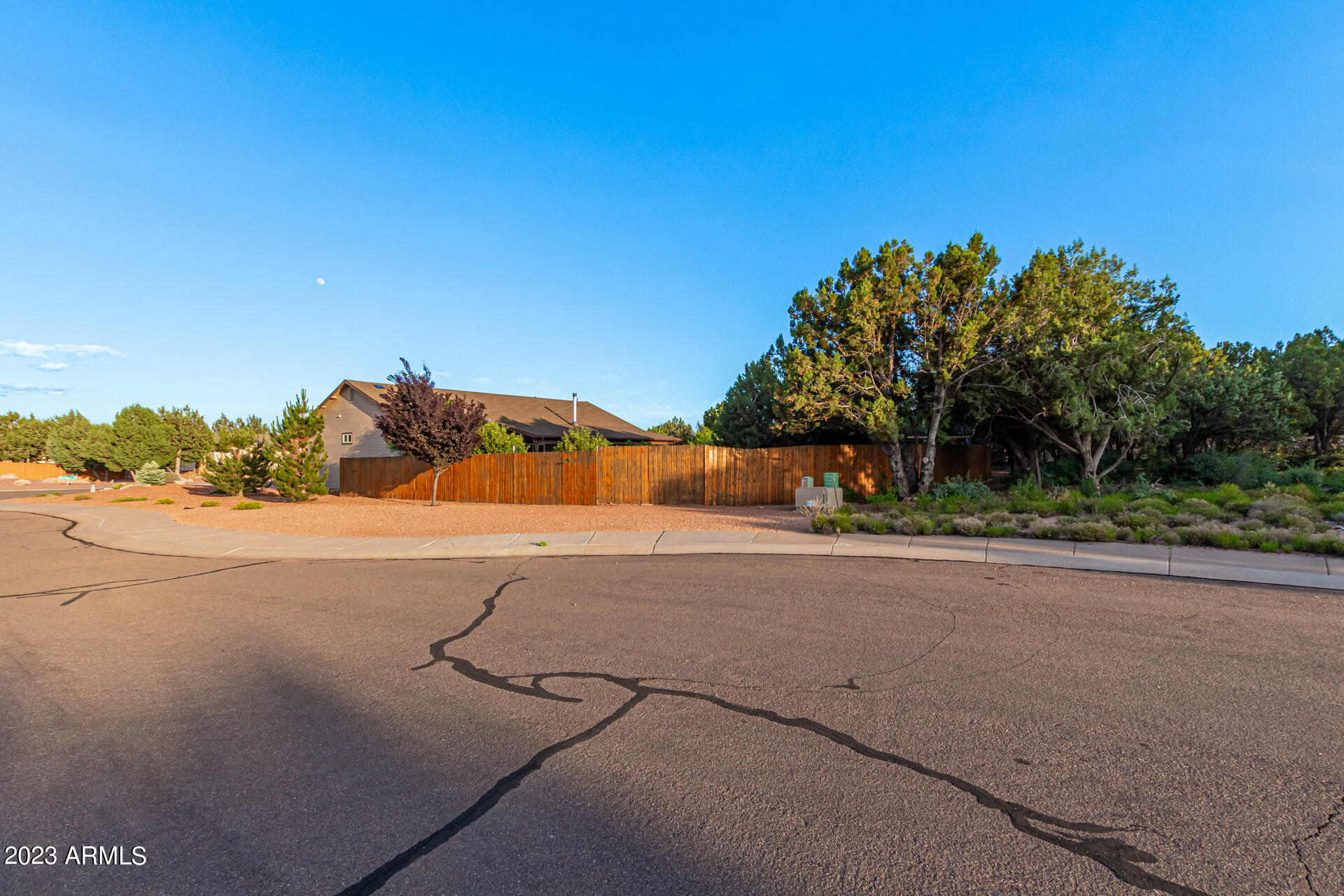 1700 W DAVIDSON Circle