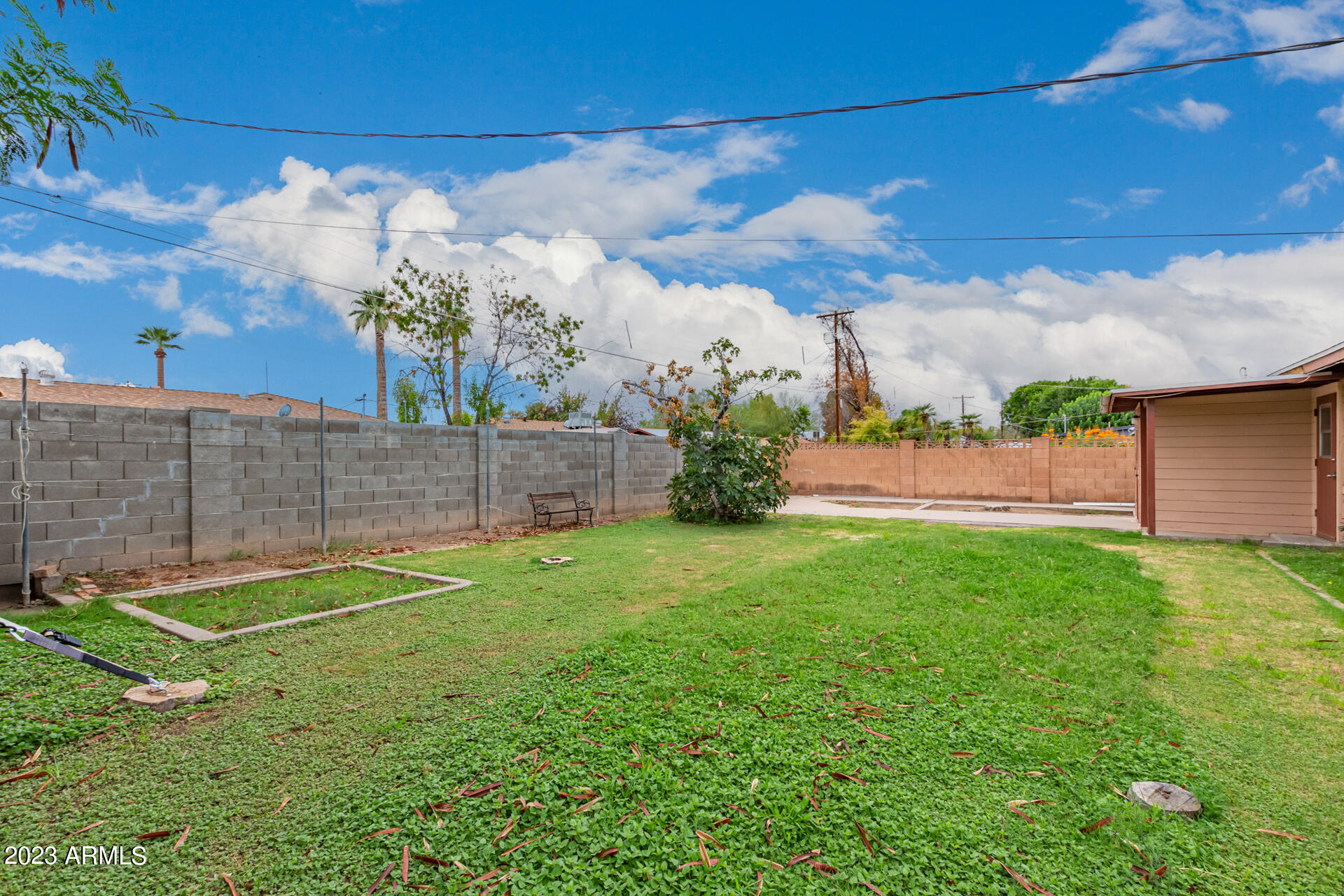 2927 E AVALON Drive