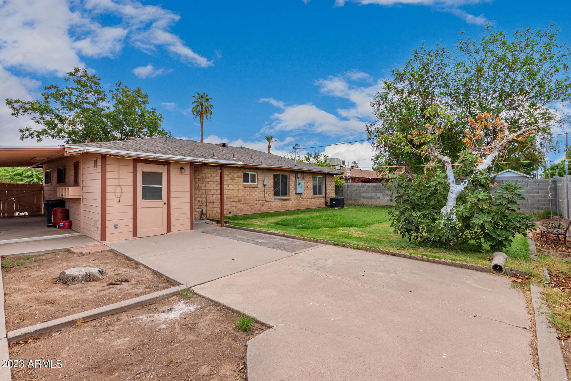 2927 E AVALON Drive