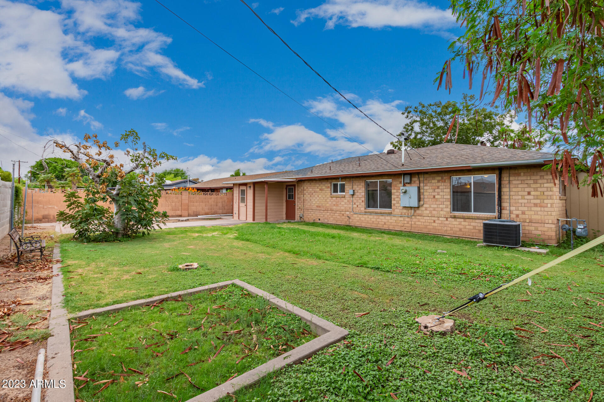 2927 E AVALON Drive