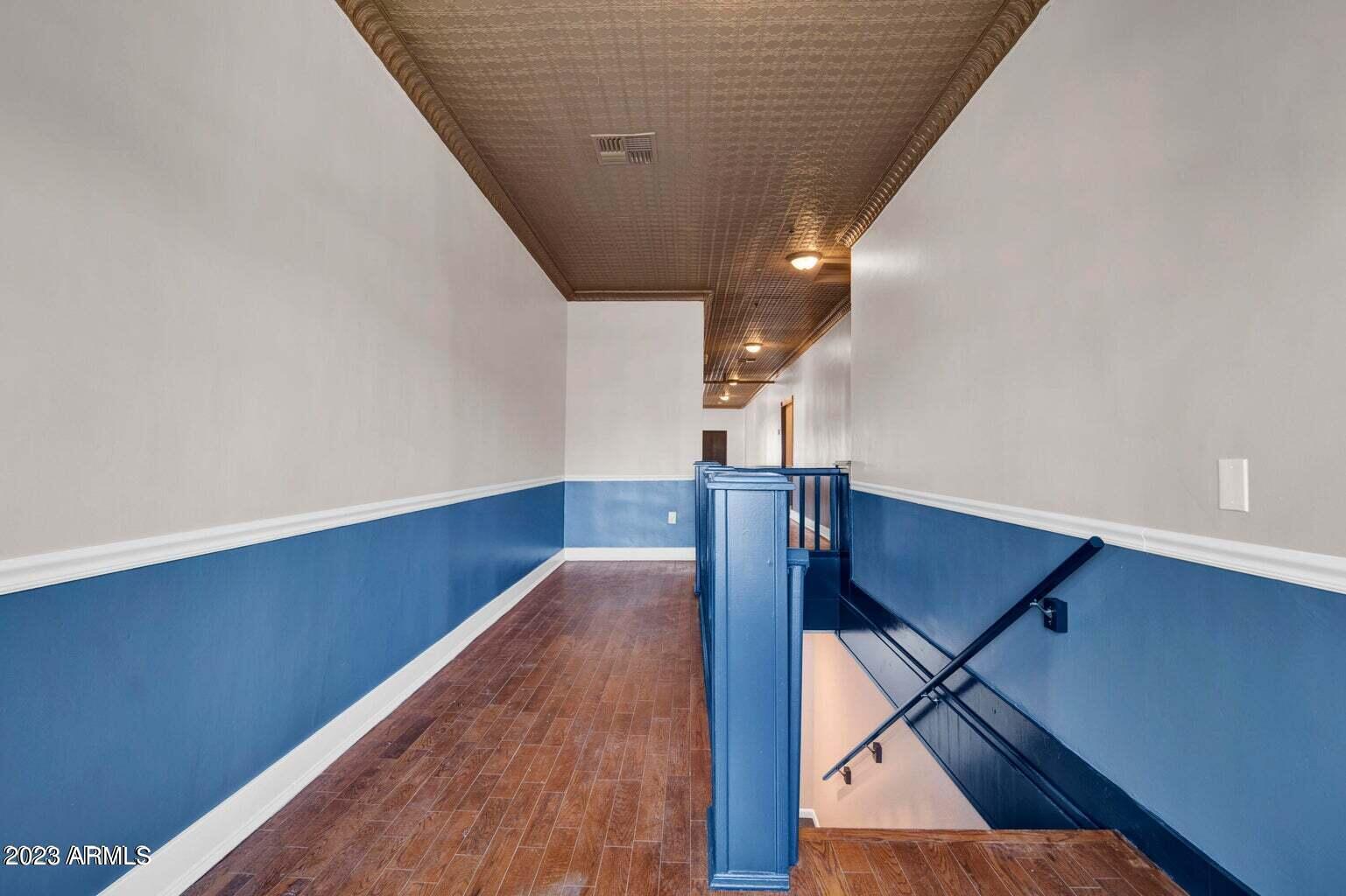 5753 W GLENDALE Avenue Unit: 201