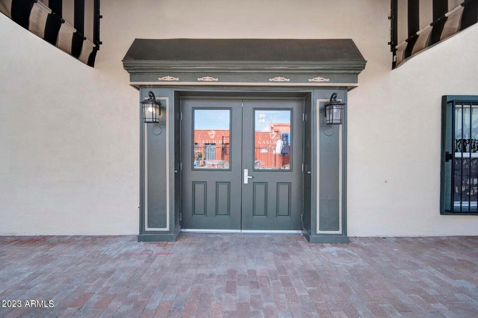 5753 W GLENDALE Avenue Unit: 201