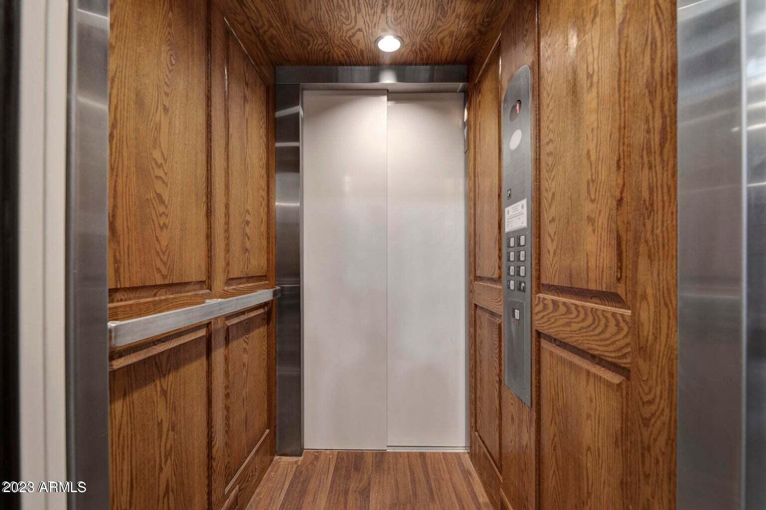 5753 W GLENDALE Avenue Unit: 201