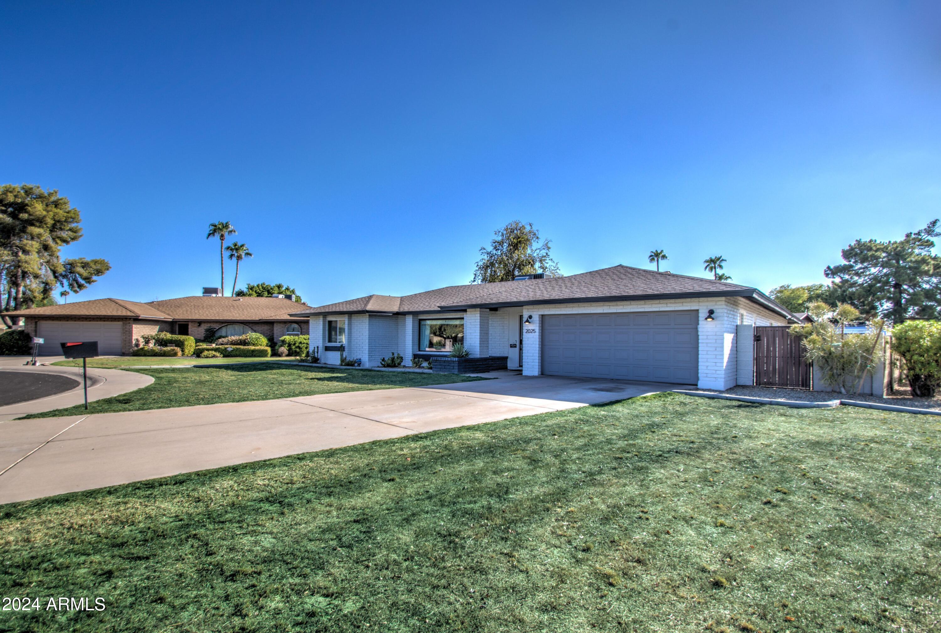 2025 E WATSON Drive