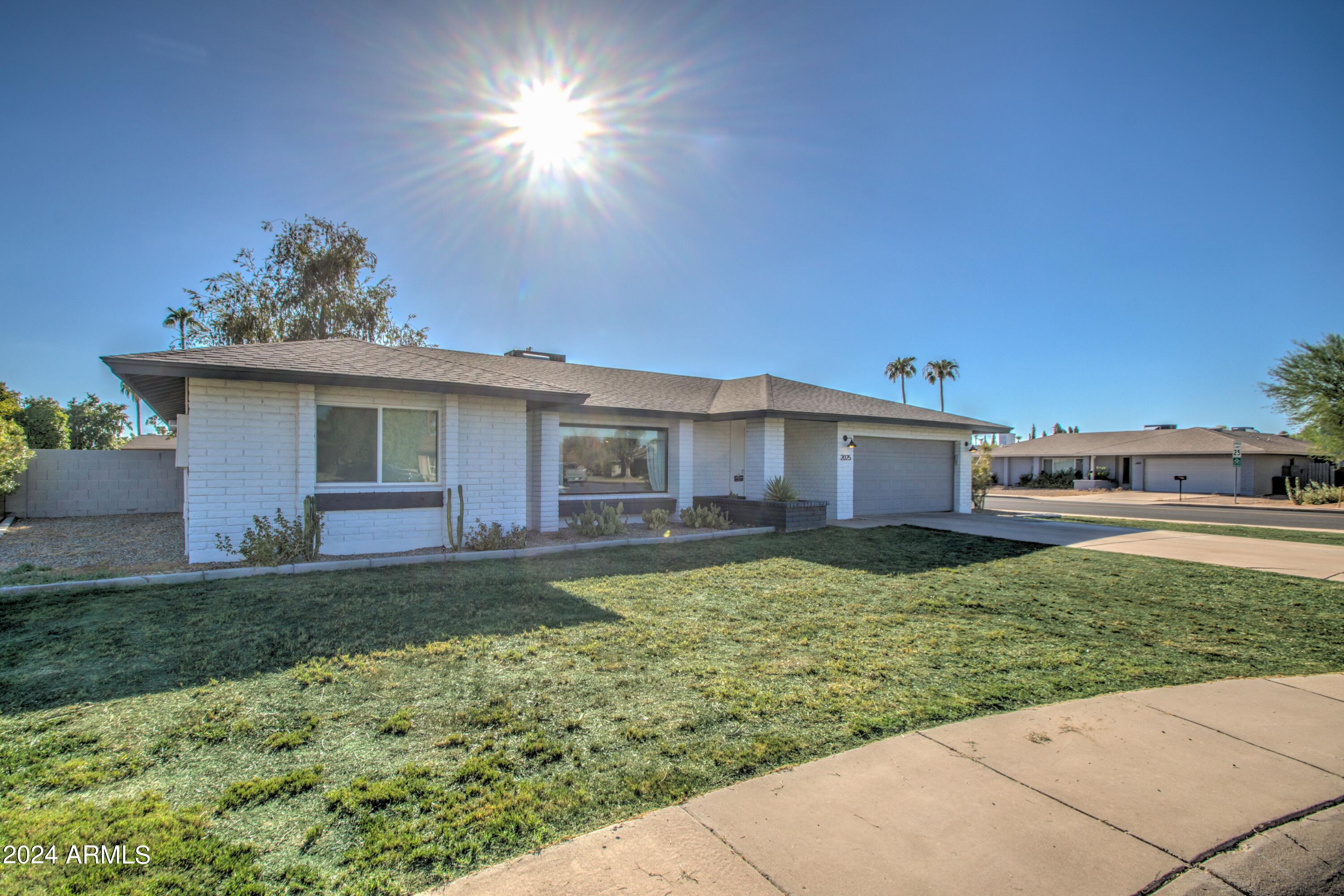 2025 E WATSON Drive