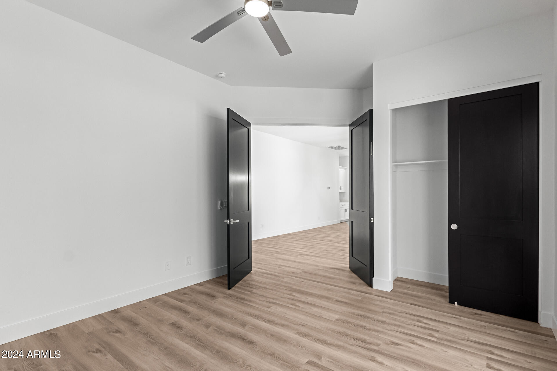 5009 E GELDING Drive