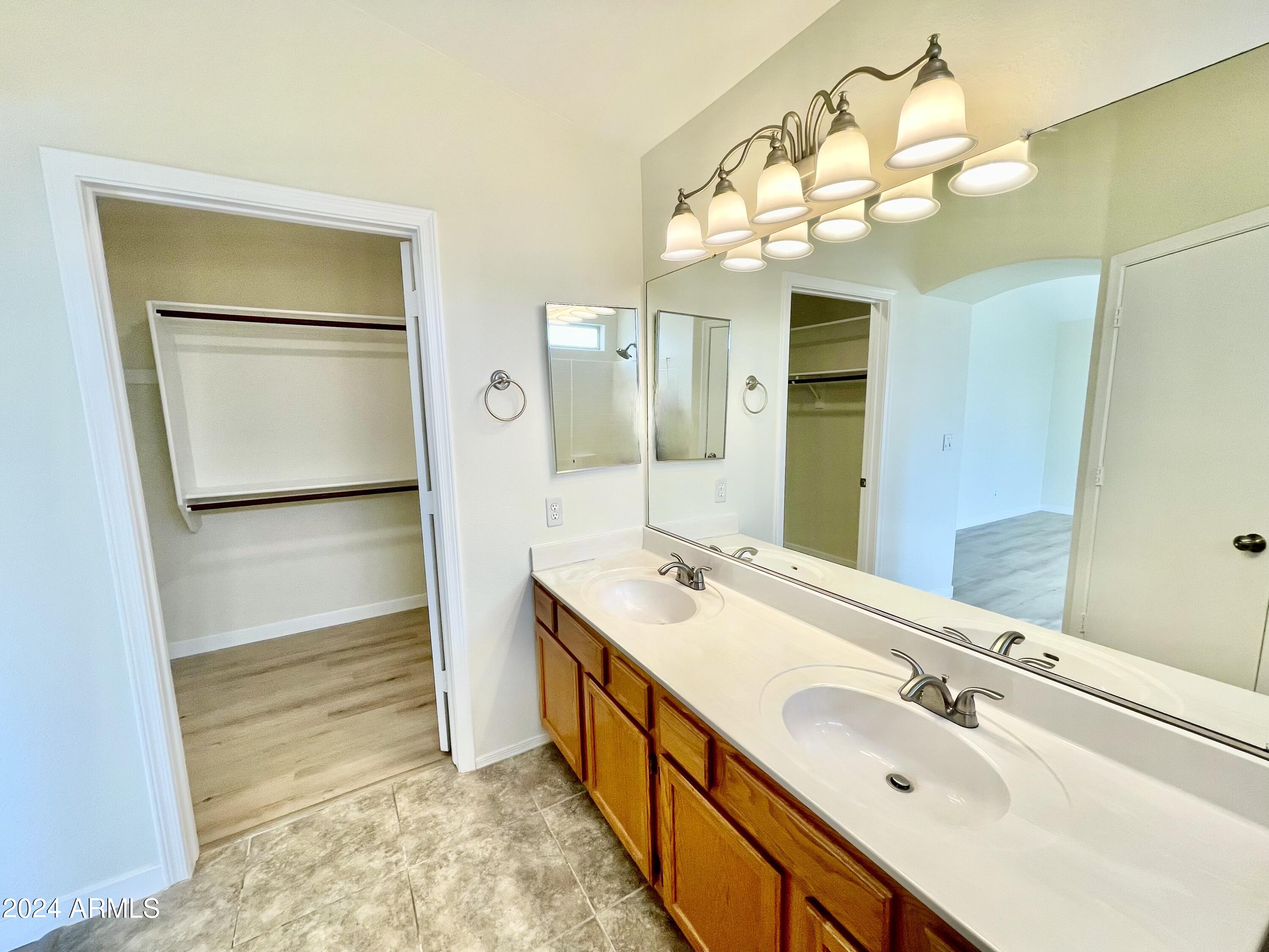 1335 E ANGELA Drive
