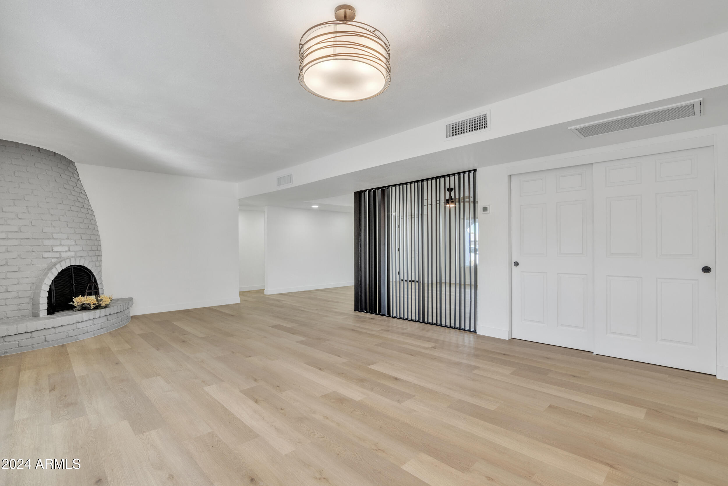 2214 S LAS FLORES --