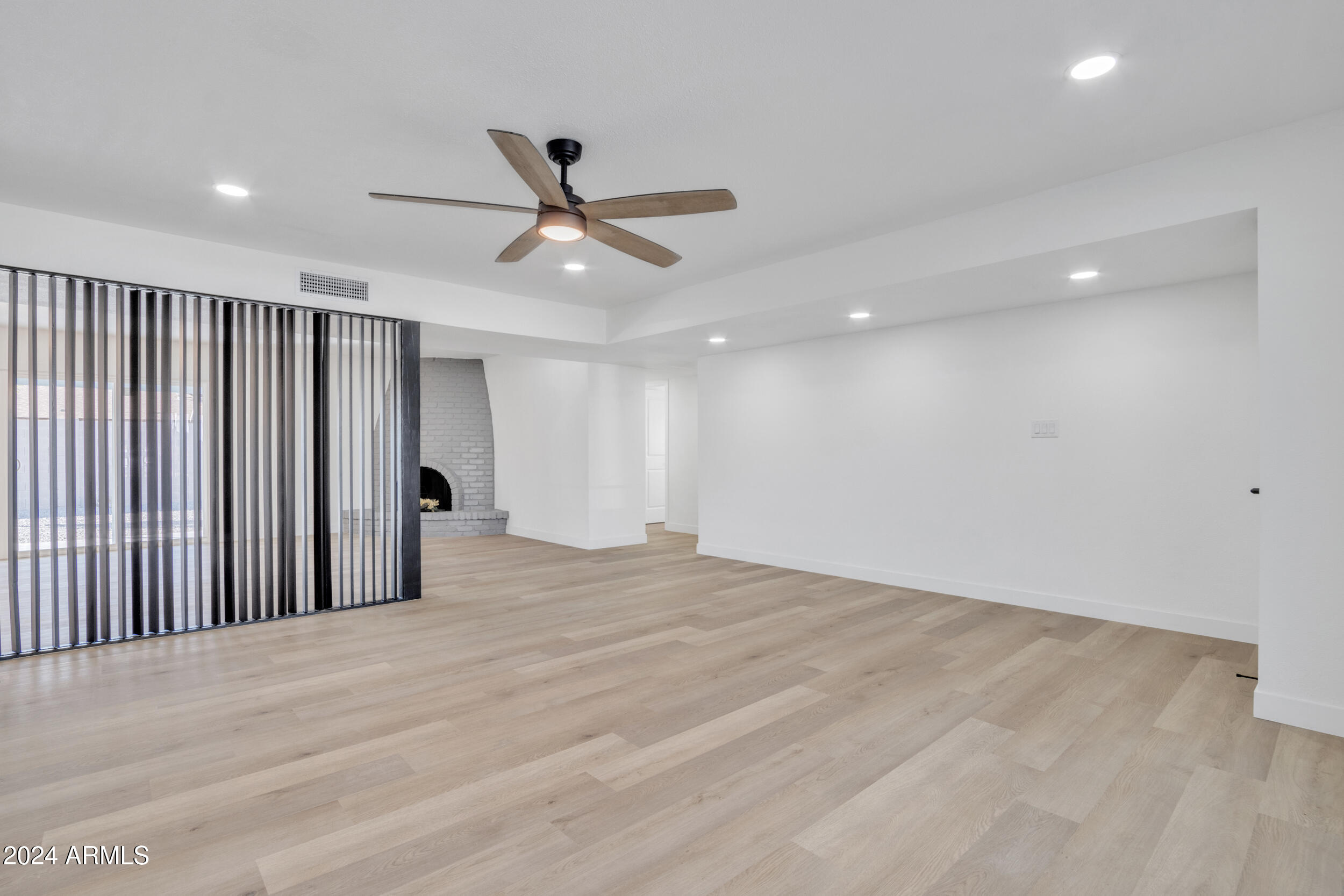 2214 S LAS FLORES --
