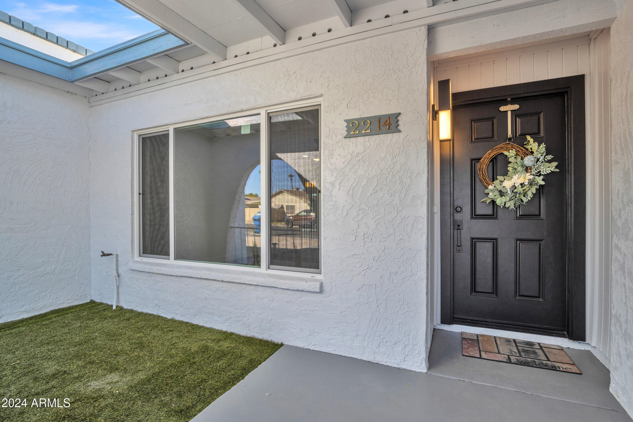 2214 S LAS FLORES --