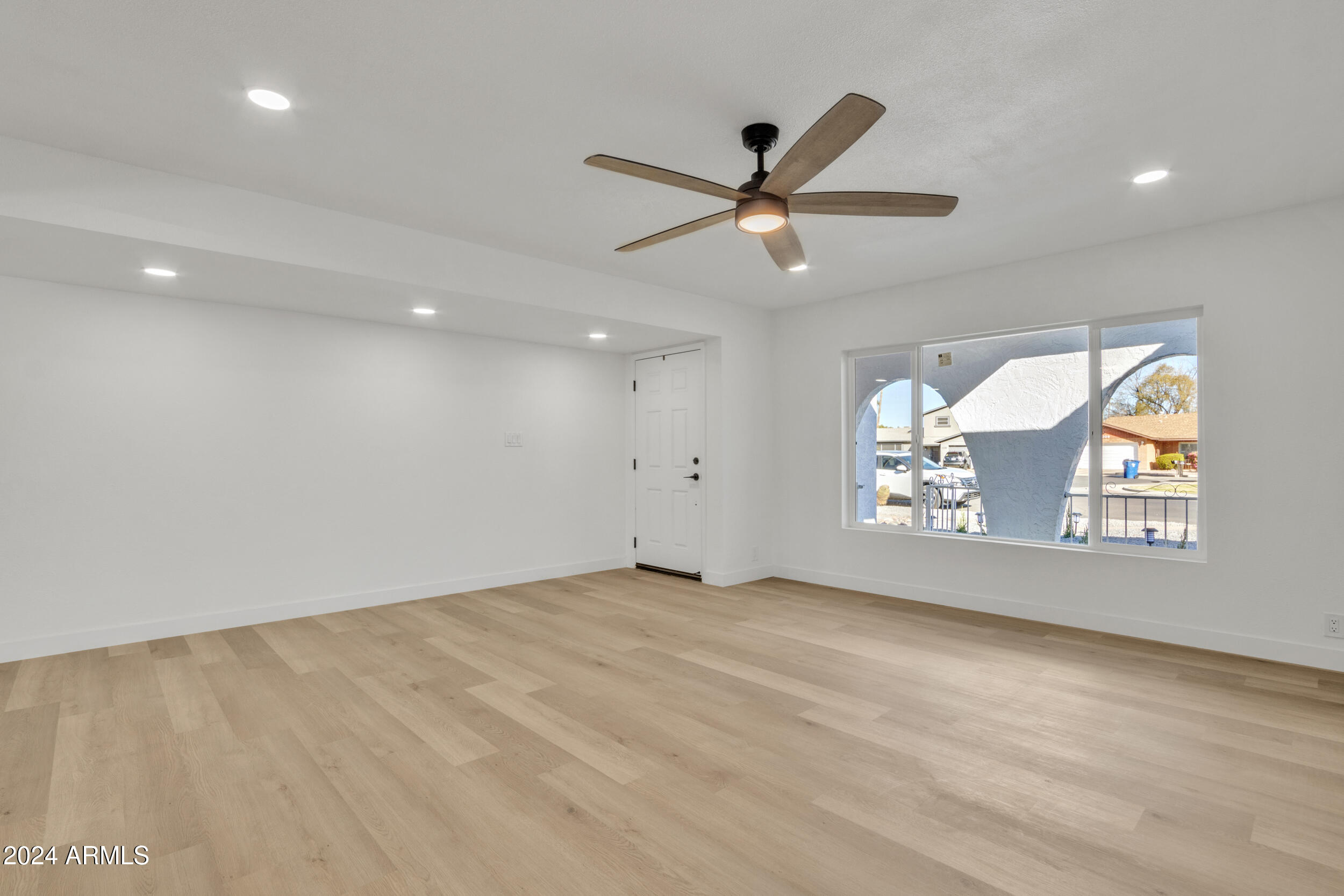 2214 S LAS FLORES --