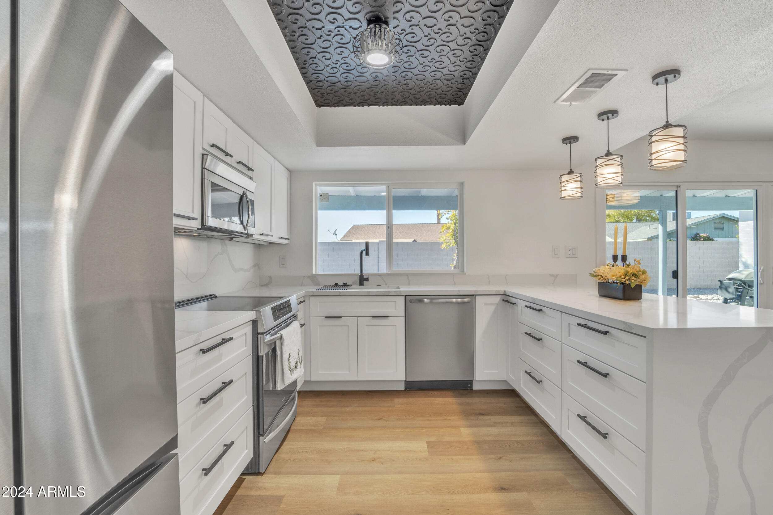 2214 S LAS FLORES --