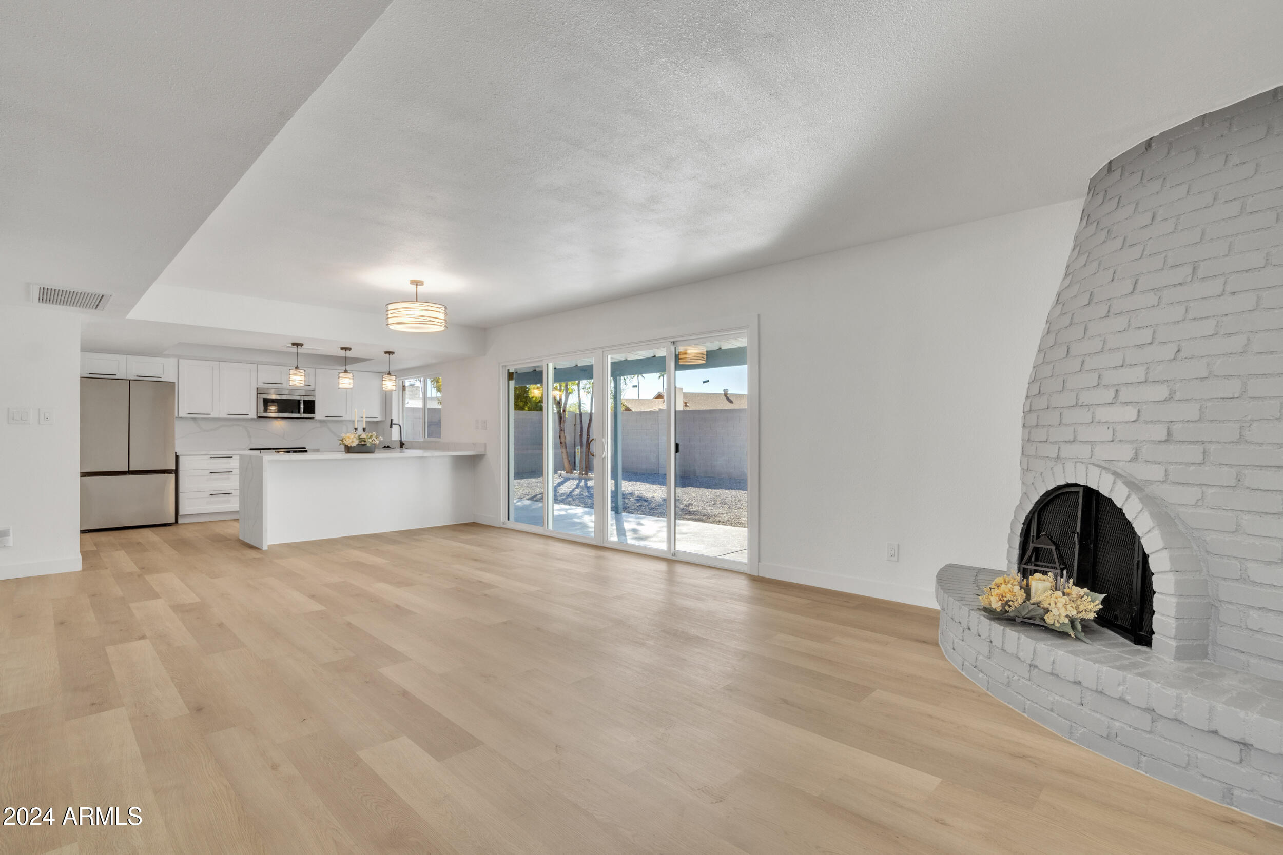 2214 S LAS FLORES --