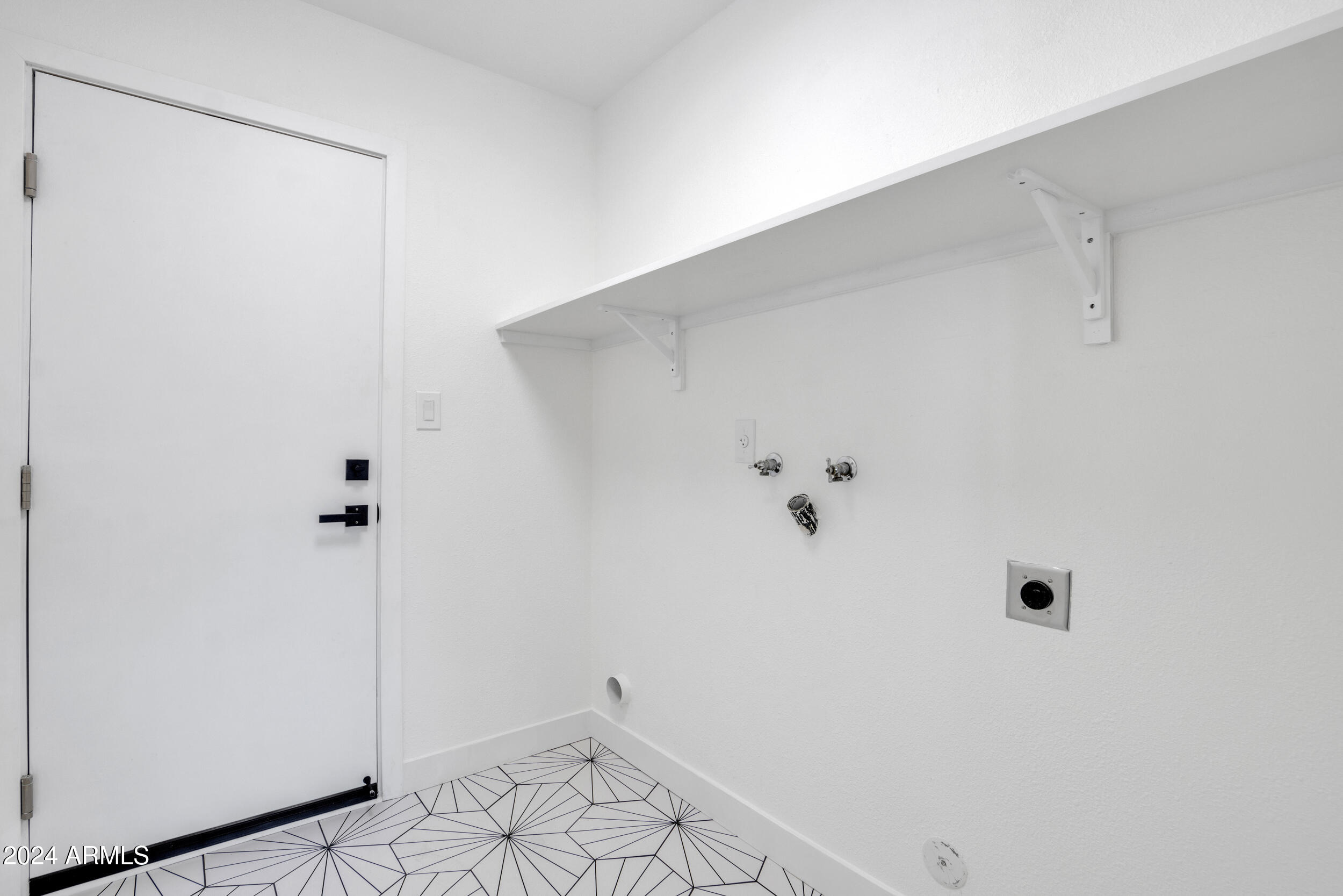 2214 S LAS FLORES --