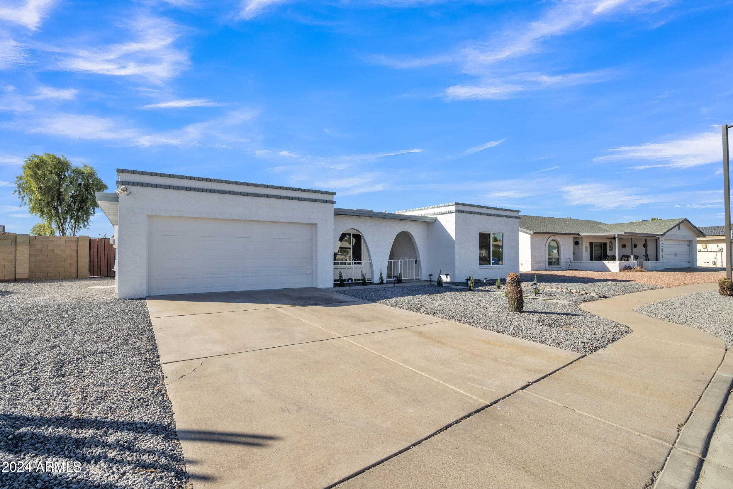 2214 S LAS FLORES --