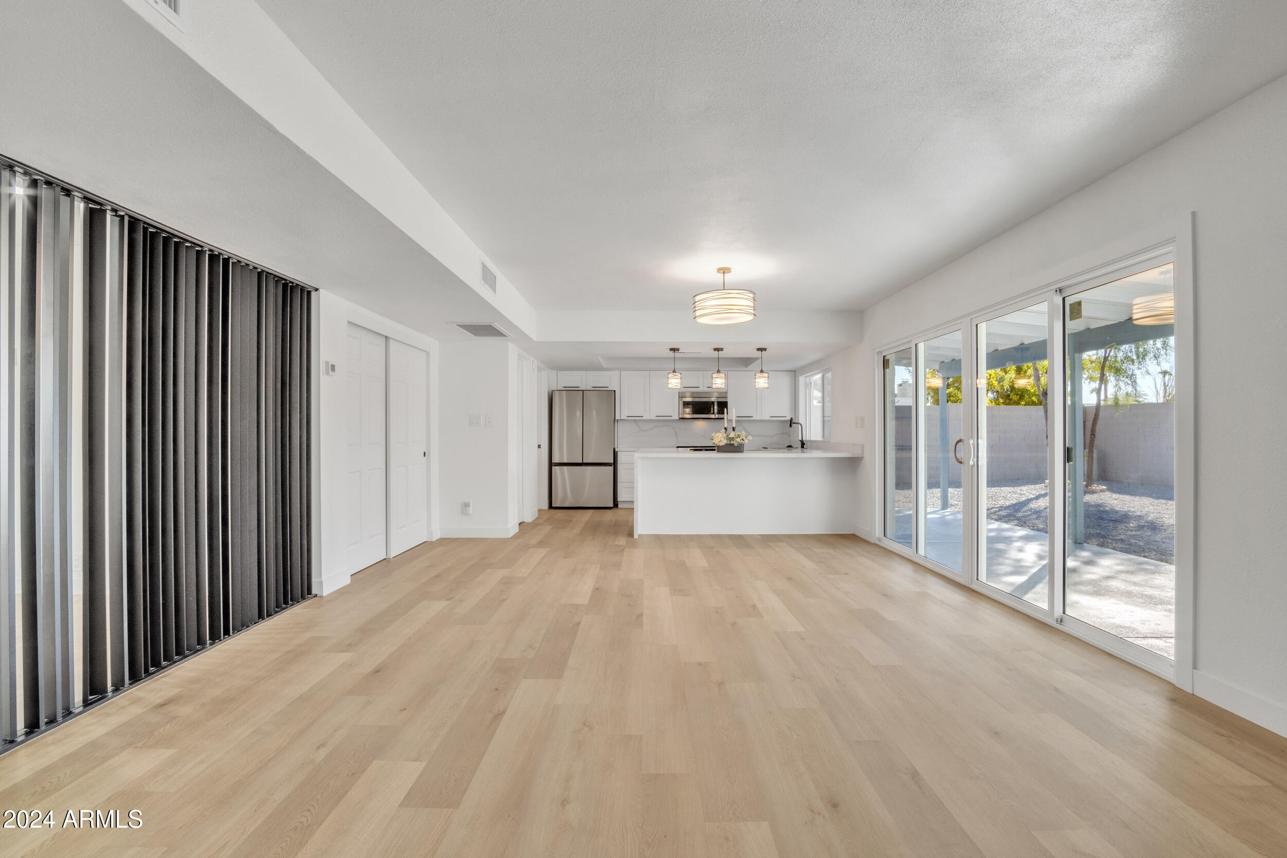 2214 S LAS FLORES --