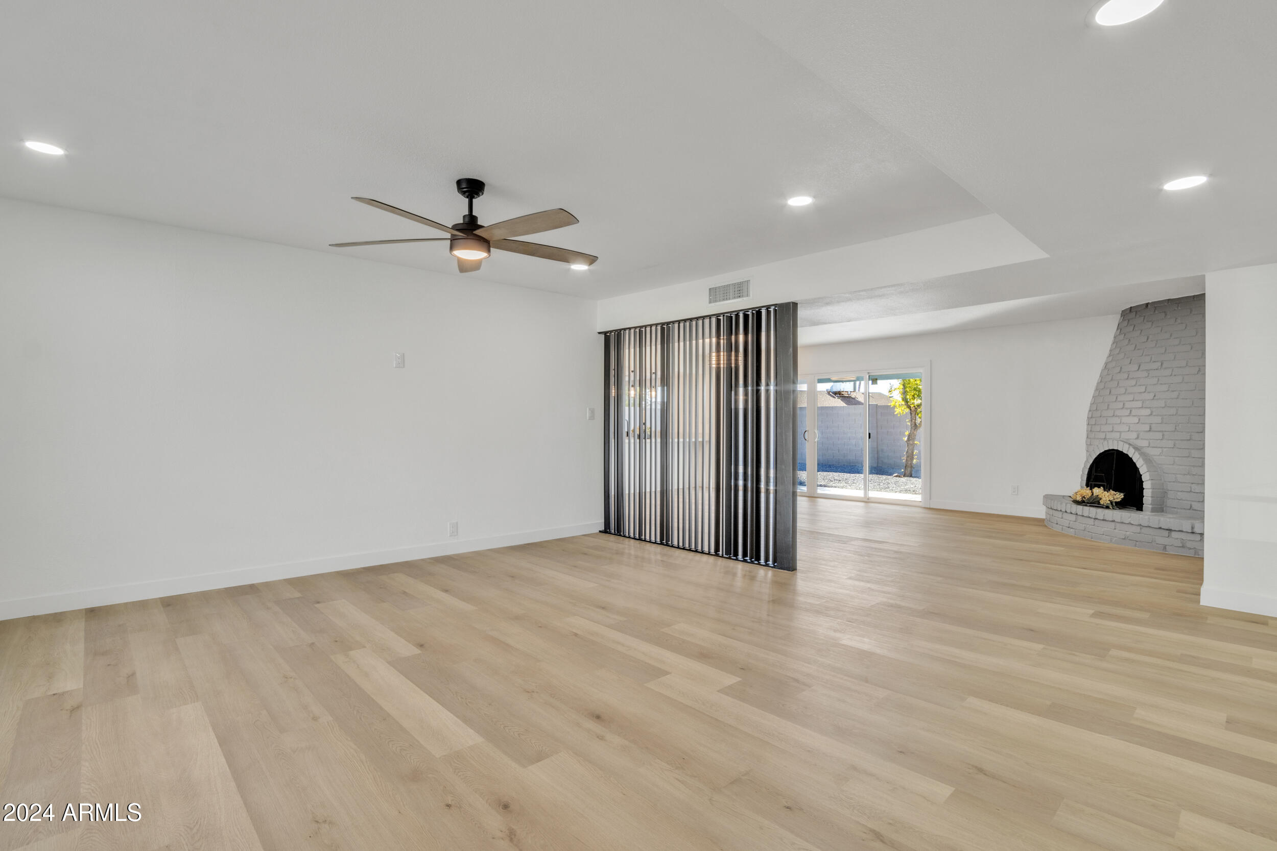 2214 S LAS FLORES --