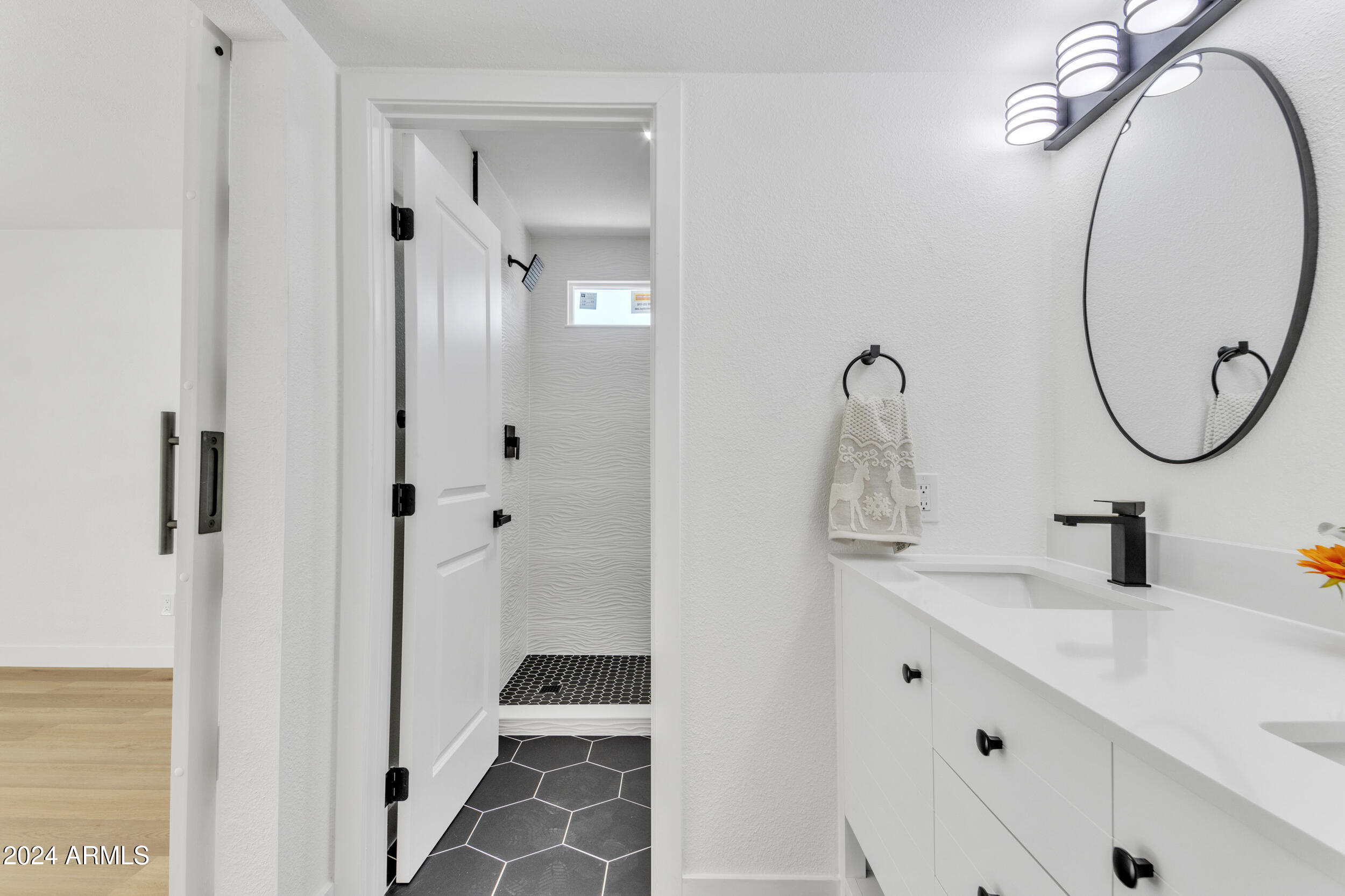 2214 S LAS FLORES --