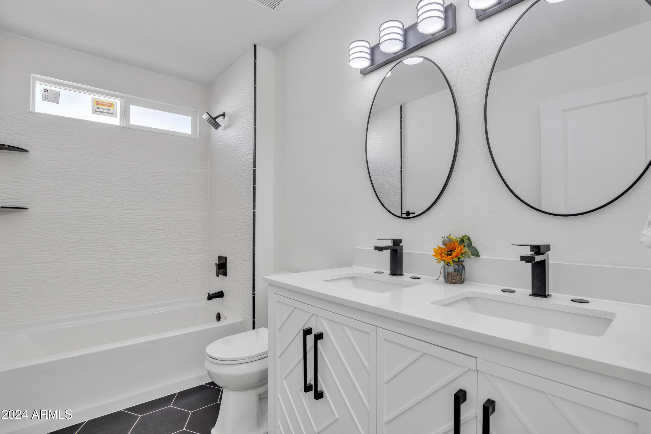 2214 S LAS FLORES --