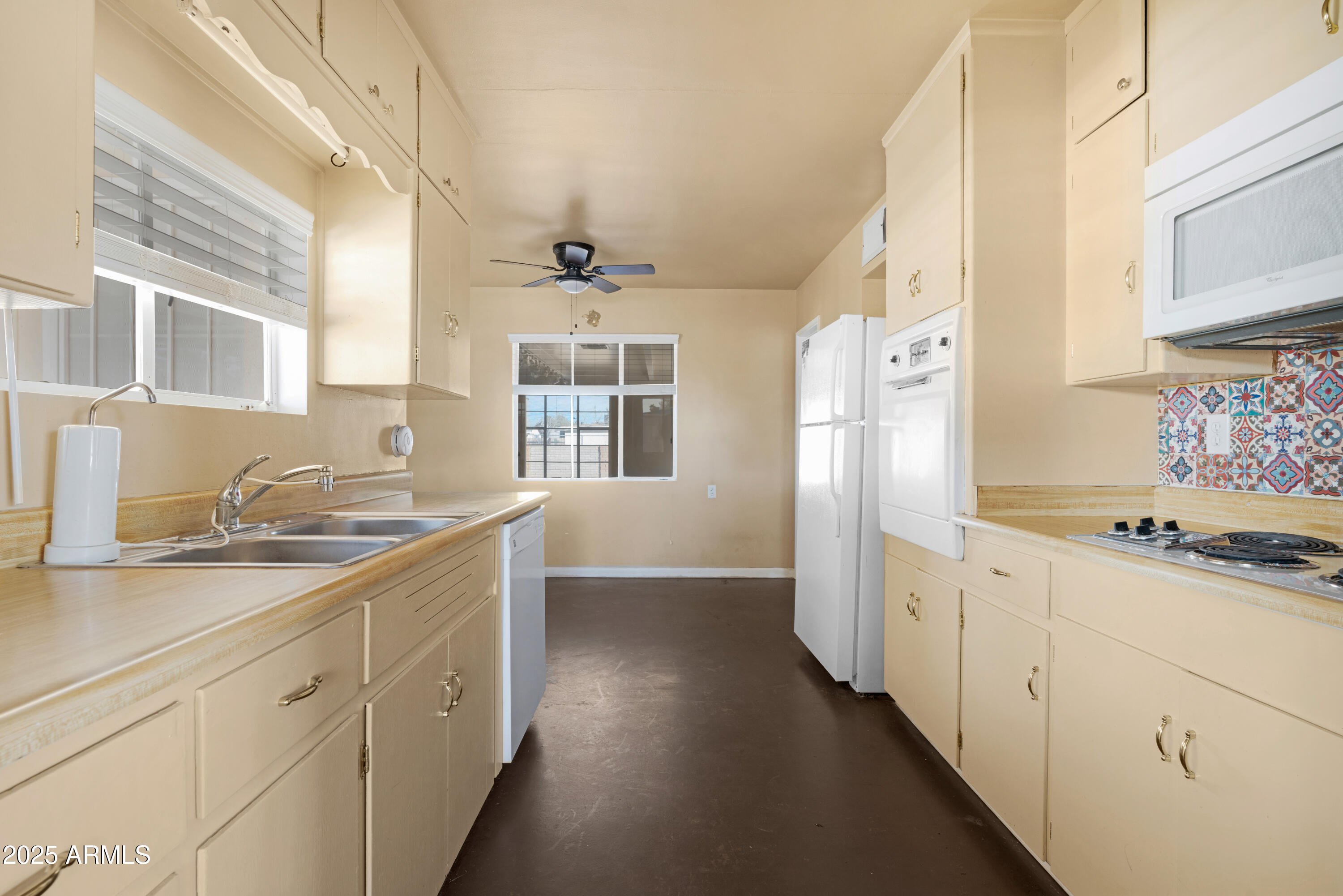 1434 N CASA GRANDE Avenue