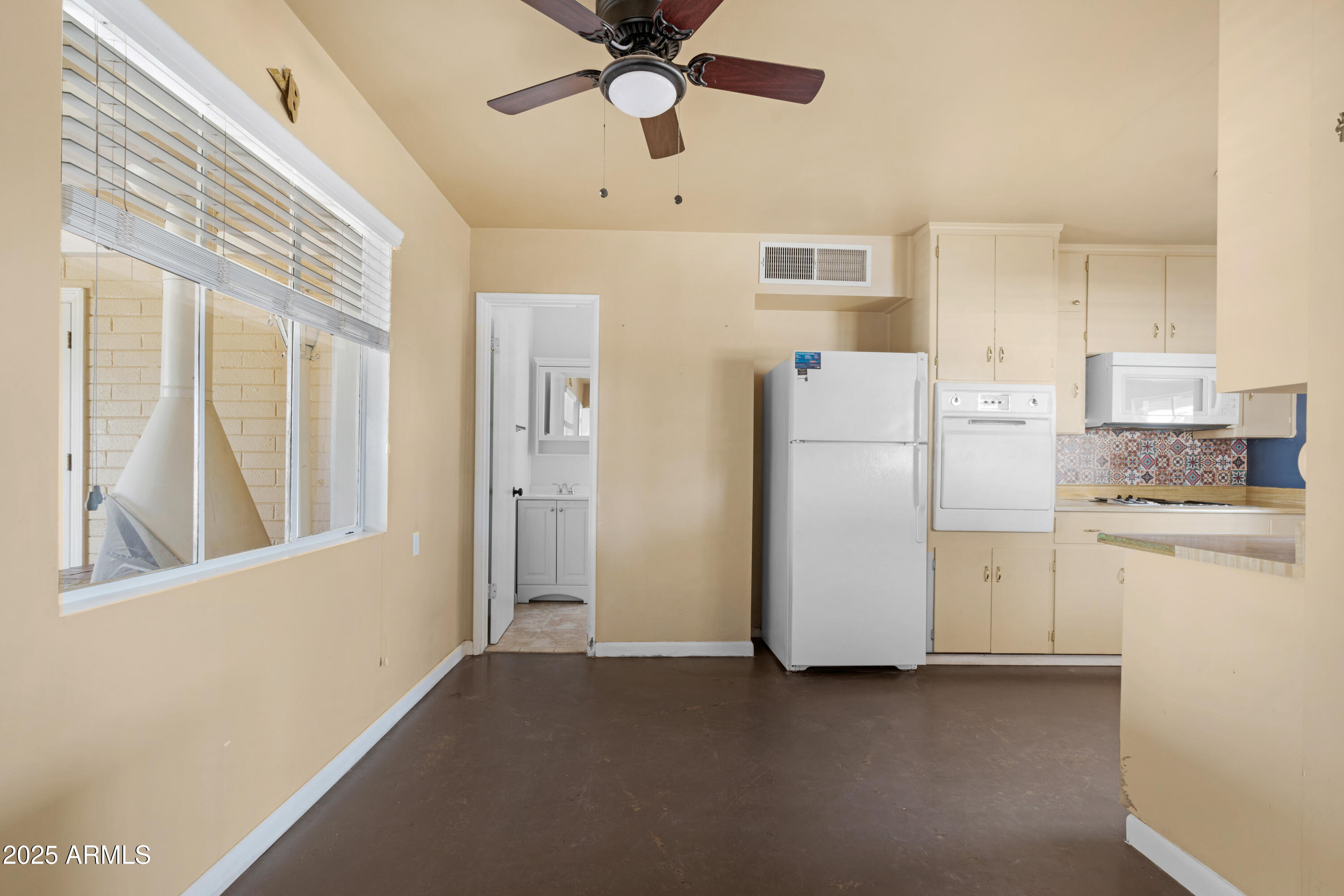 1434 N CASA GRANDE Avenue