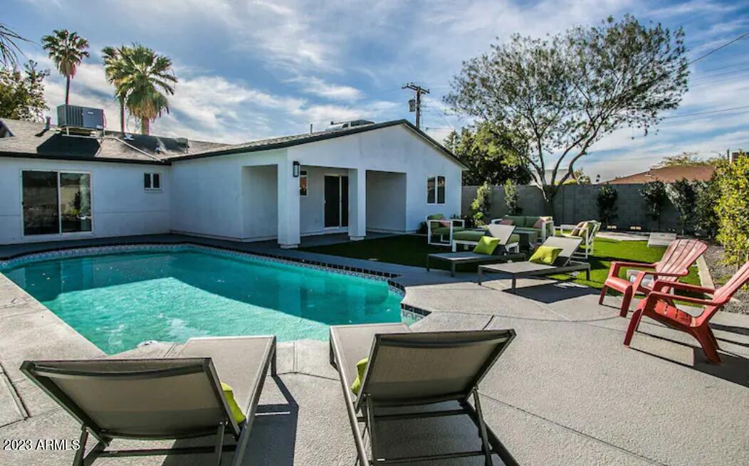 7810 E WILLETTA Street