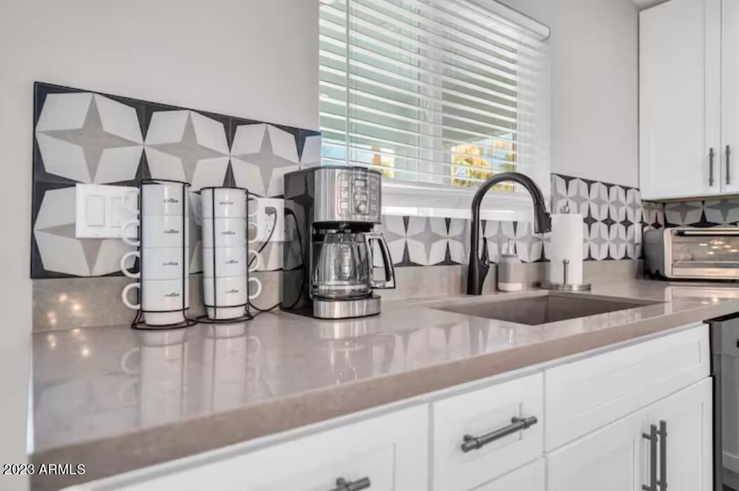 7810 E WILLETTA Street