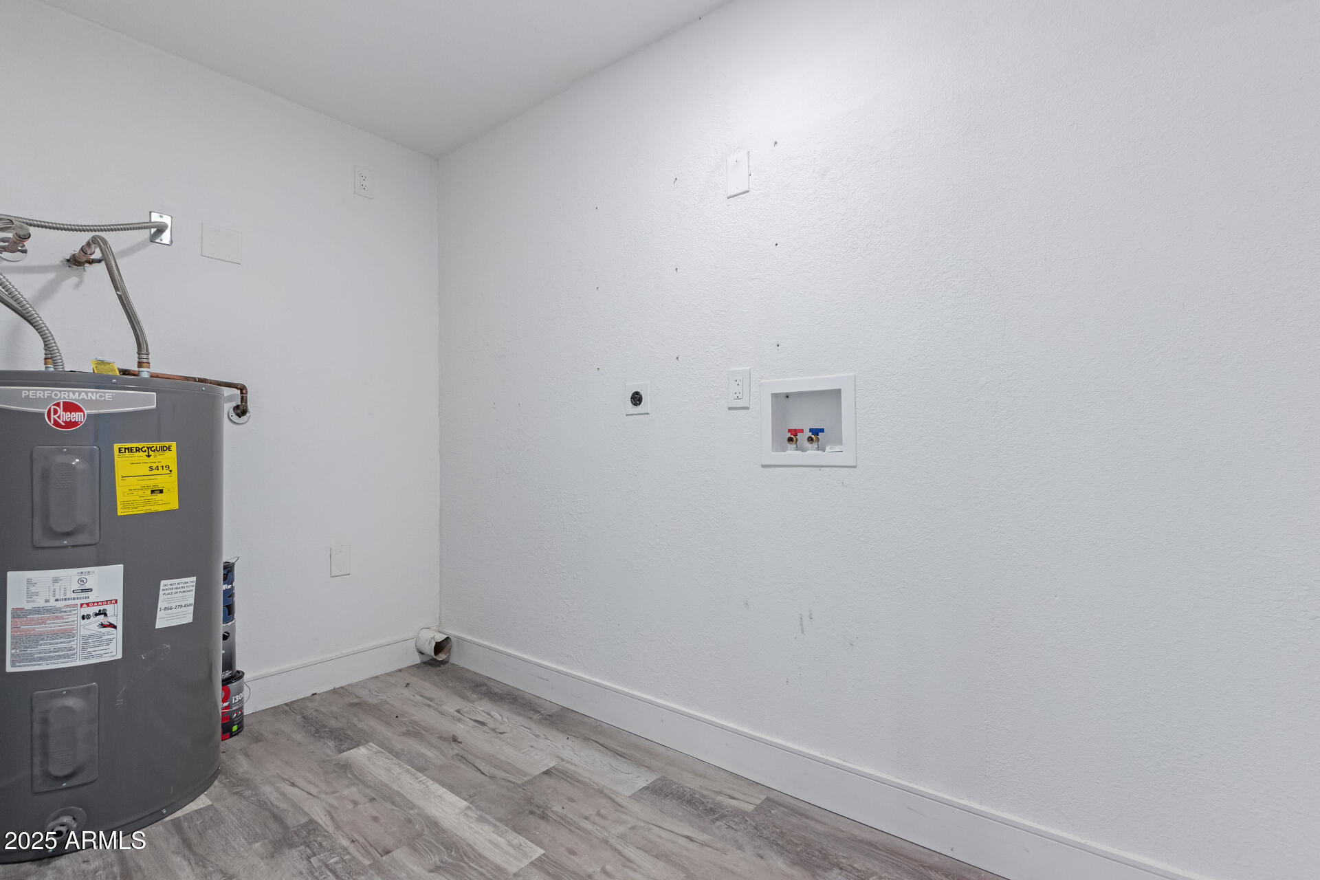 2433 E IMPALA Avenue