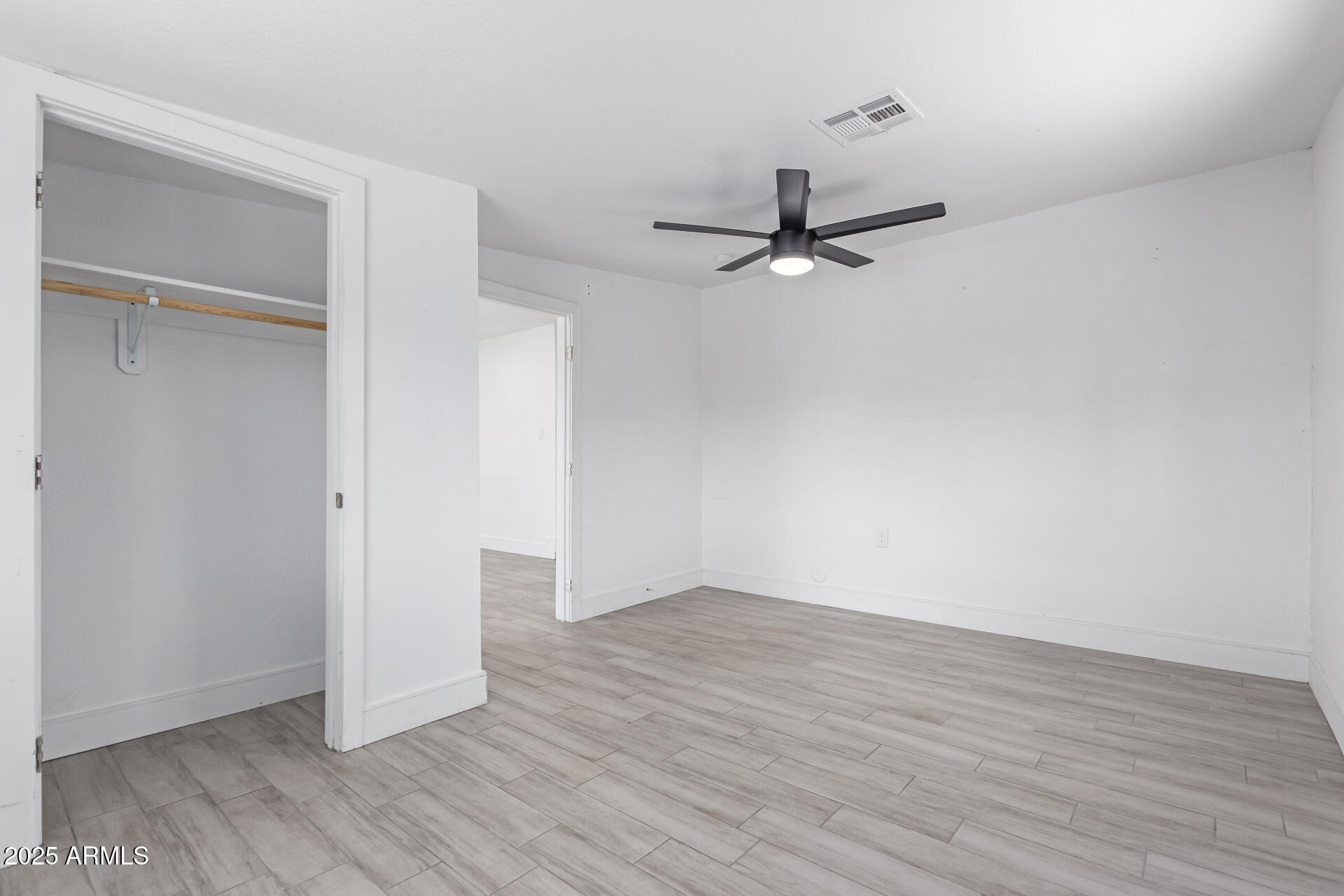 2433 E IMPALA Avenue