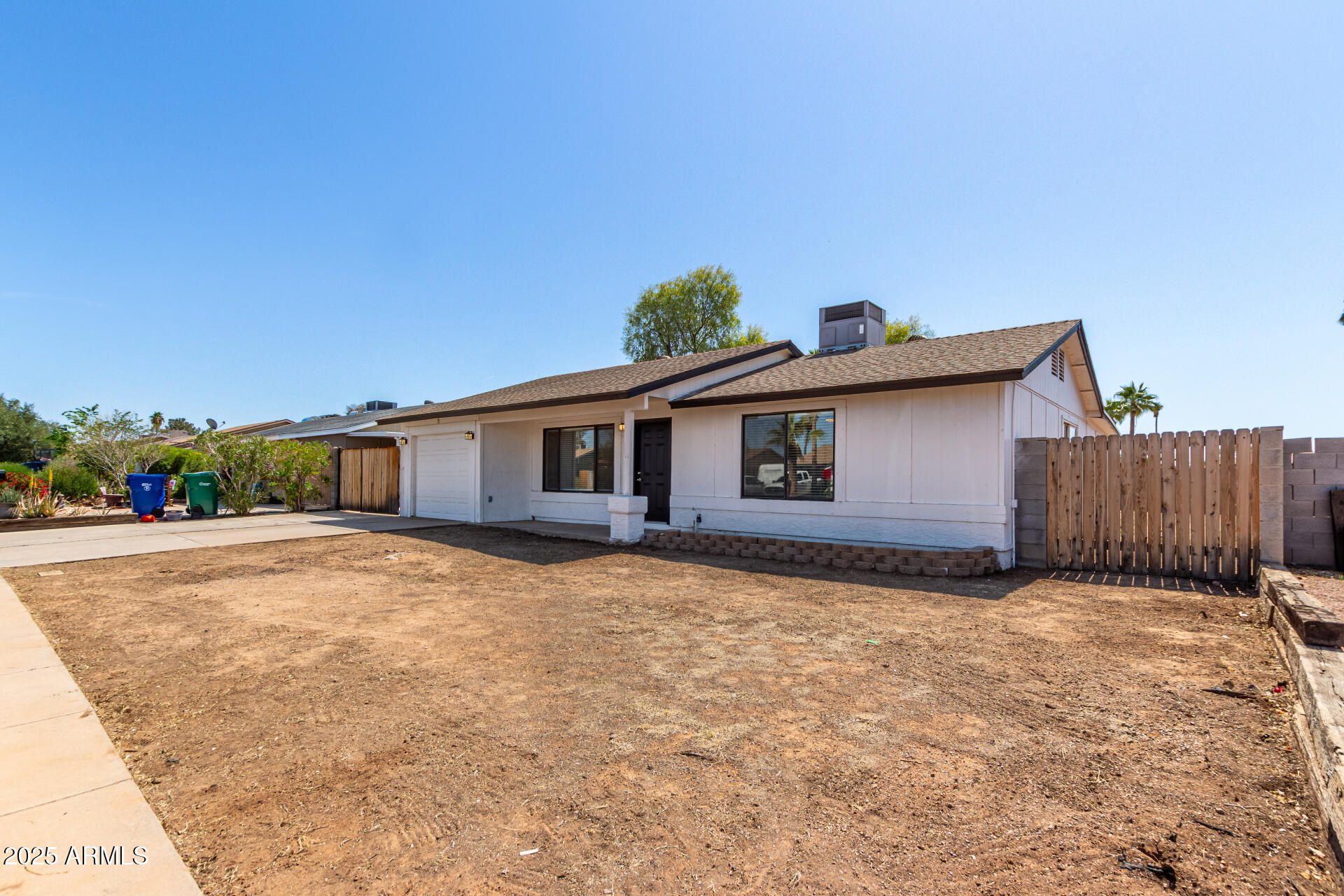 2433 E IMPALA Avenue