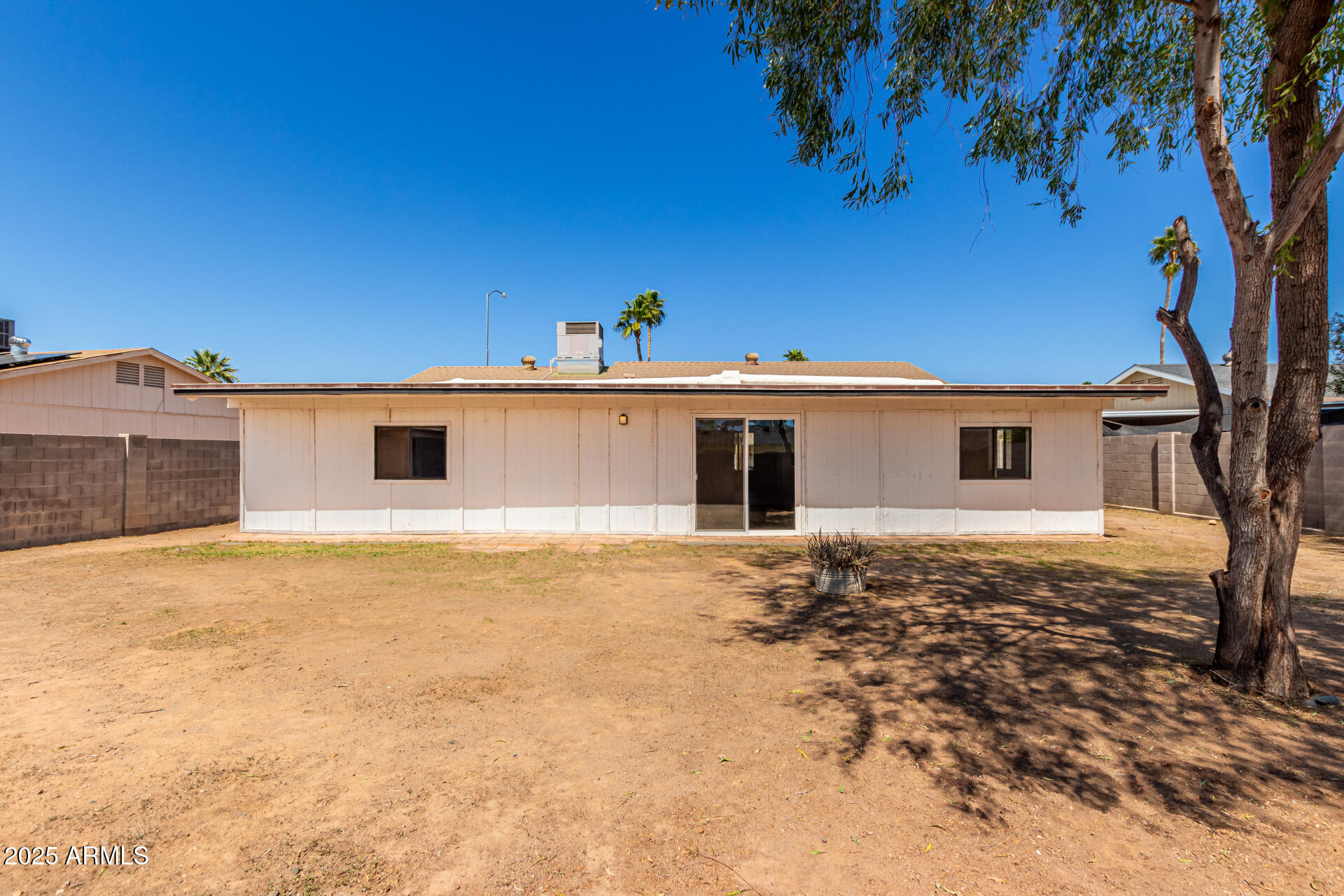 2433 E IMPALA Avenue