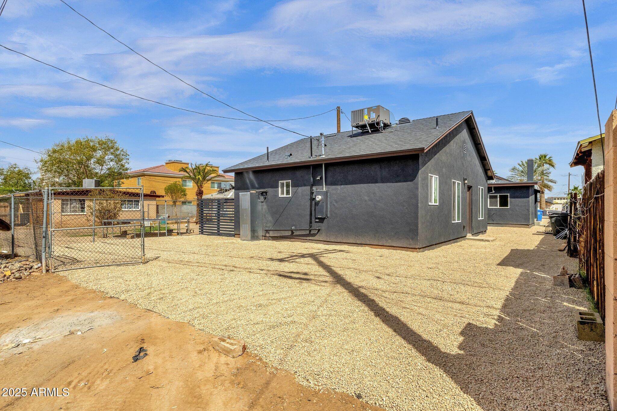 1341 E WILLETTA Street