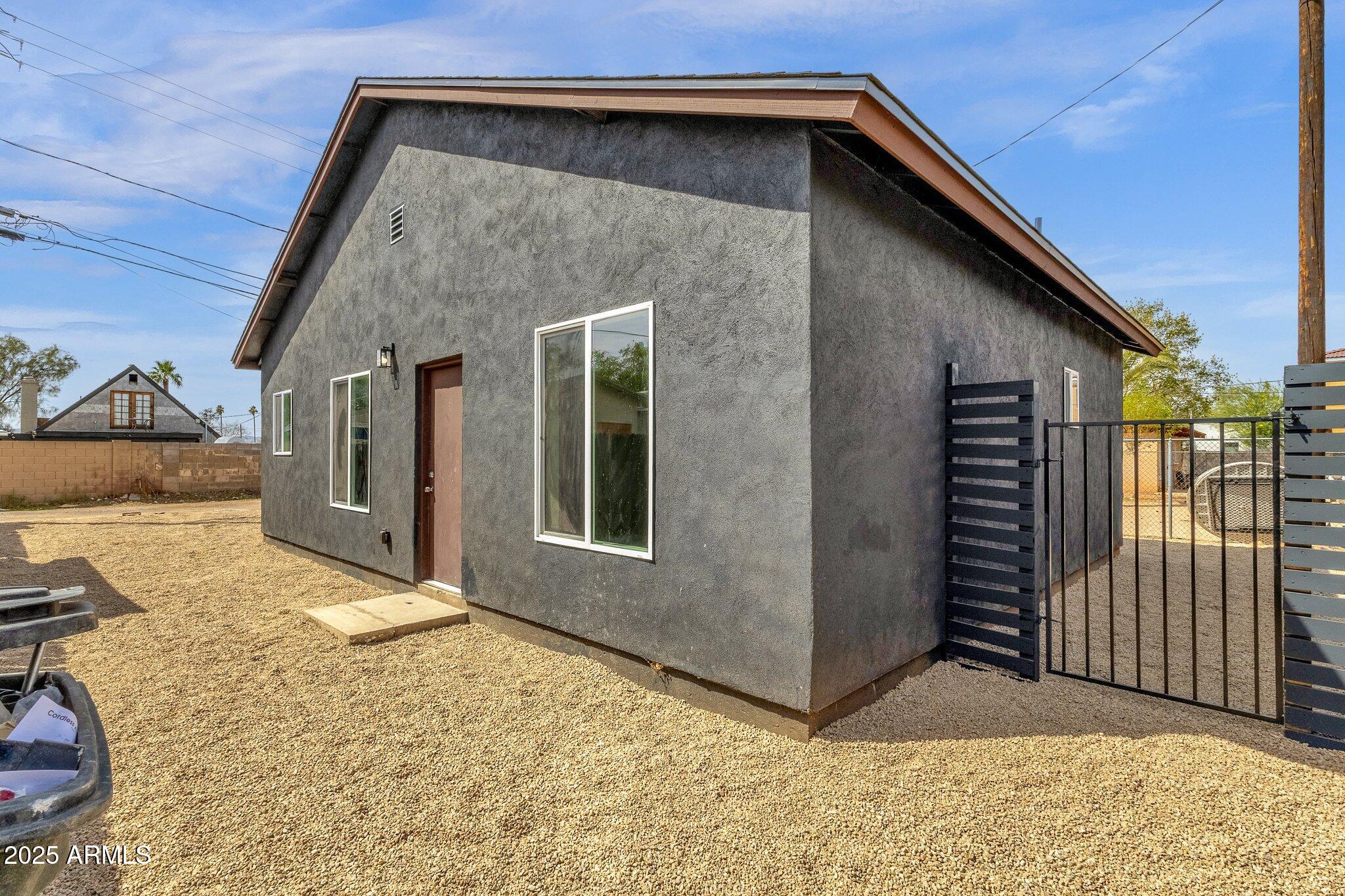 1341 E WILLETTA Street