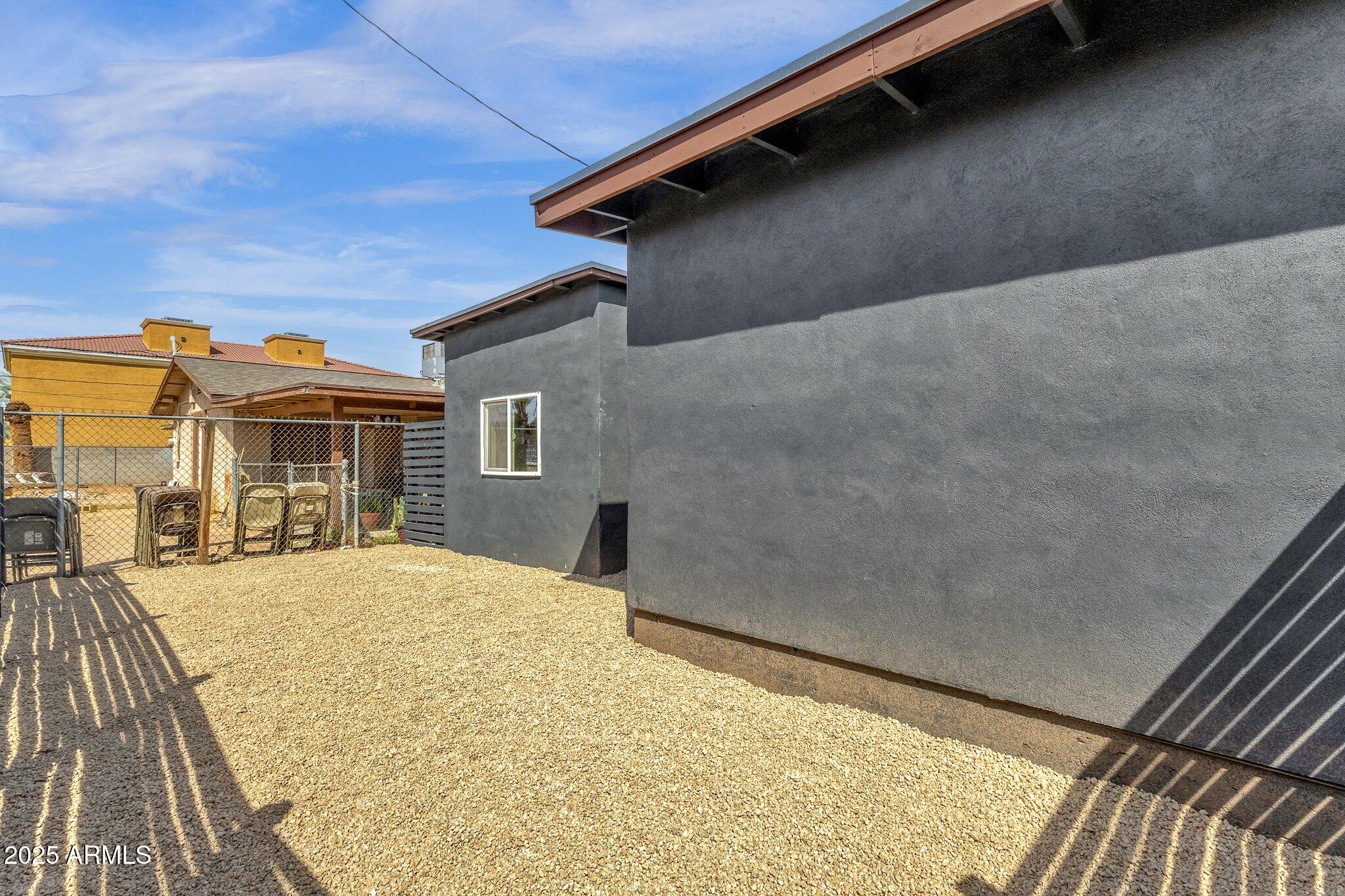 1341 E WILLETTA Street