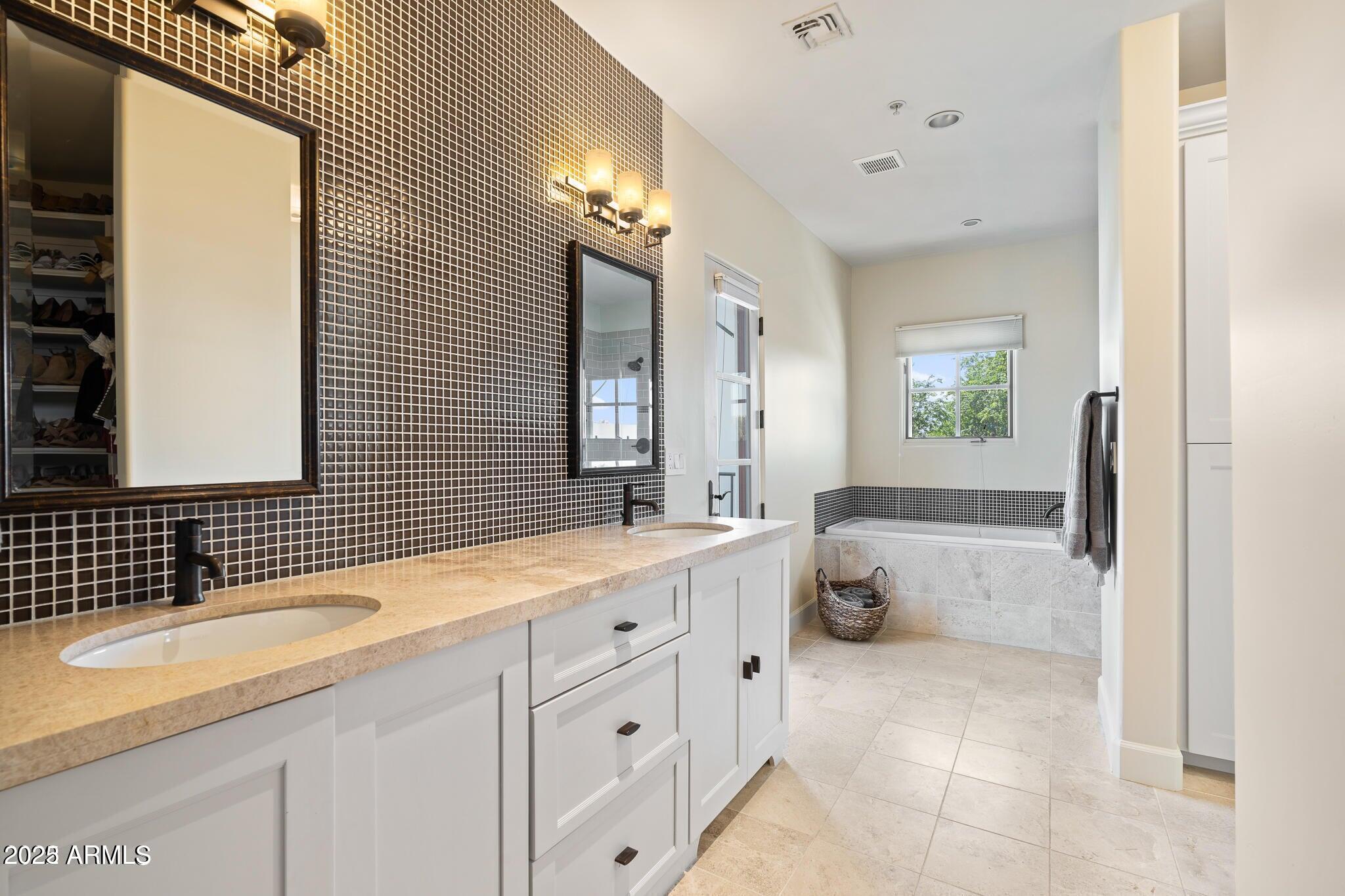 8333 E VIA PASEO DEL NORTE 1010