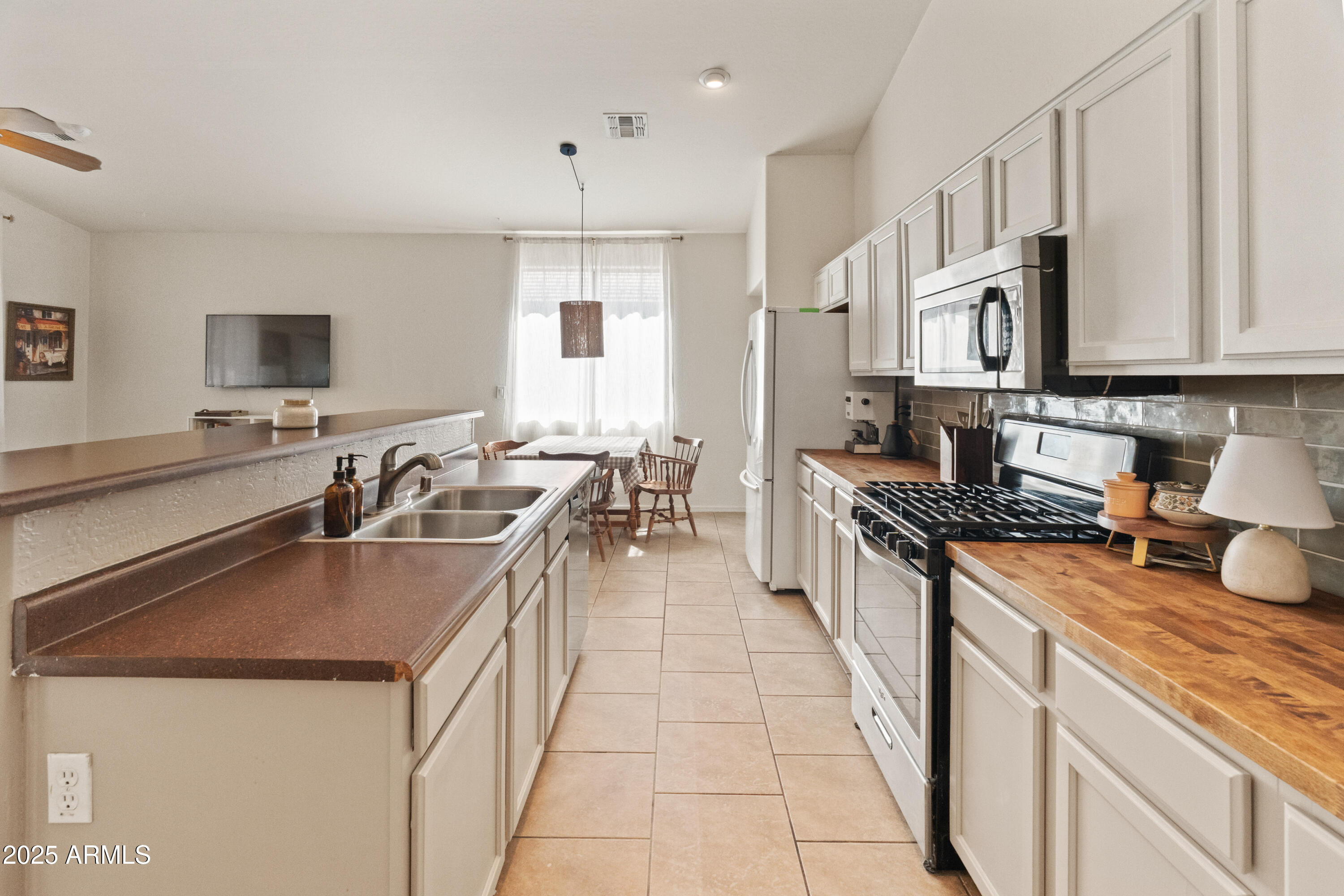 17056 W BRISTOL Lane