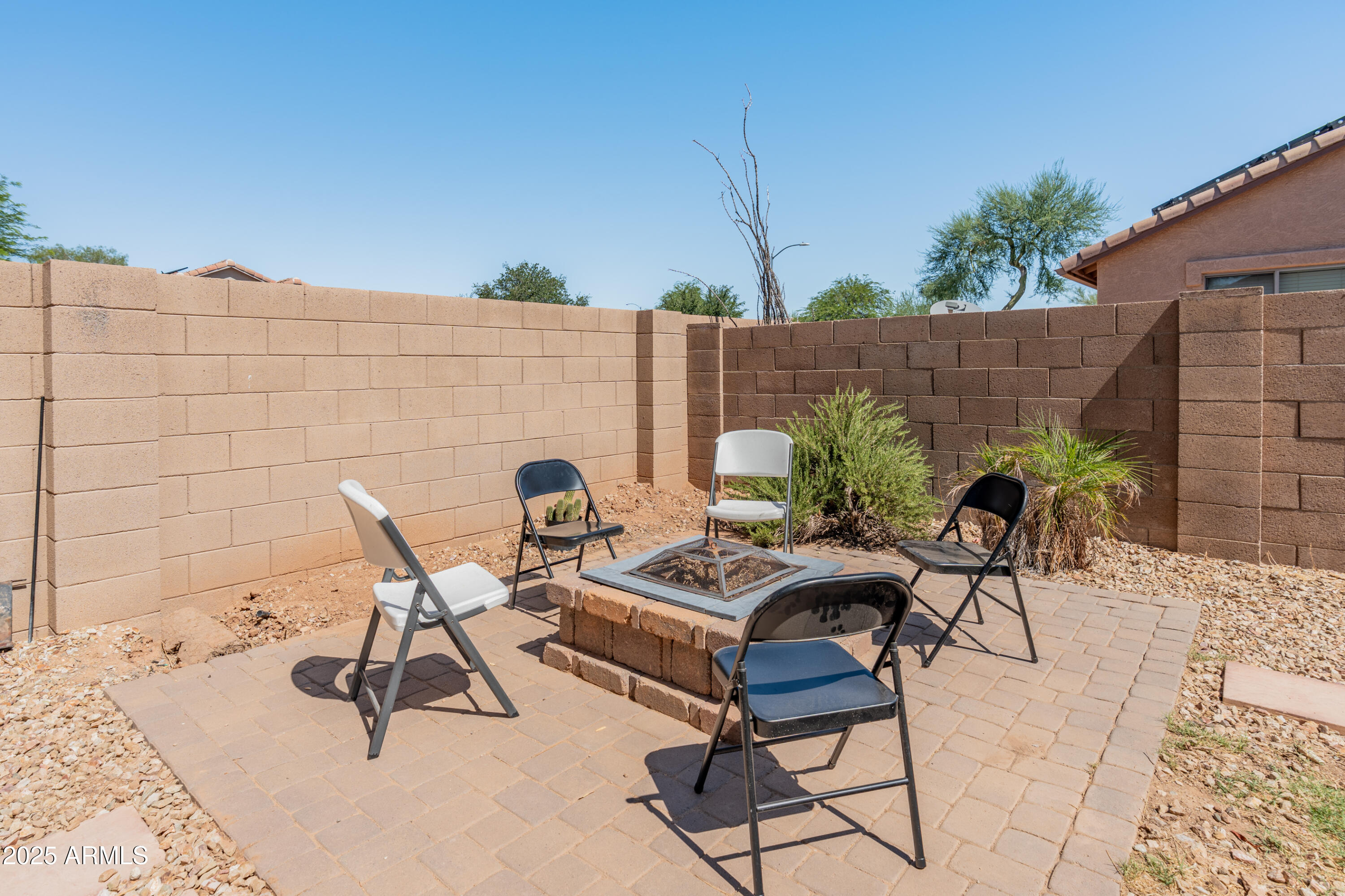 17056 W BRISTOL Lane