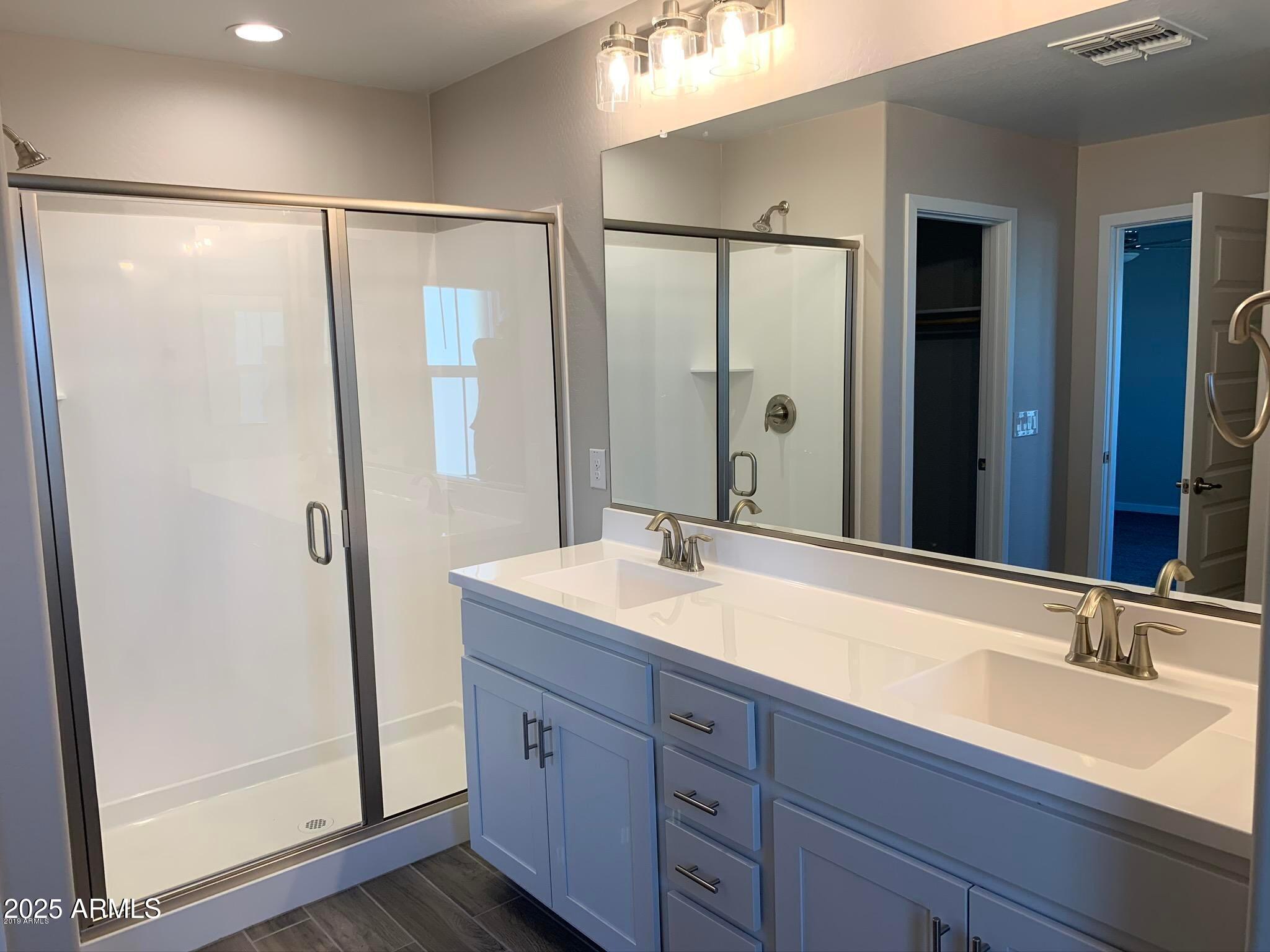 584 W WESTCHESTER Avenue