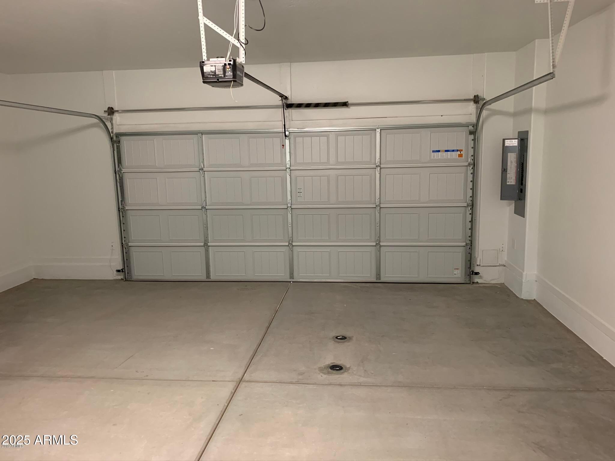 584 W WESTCHESTER Avenue