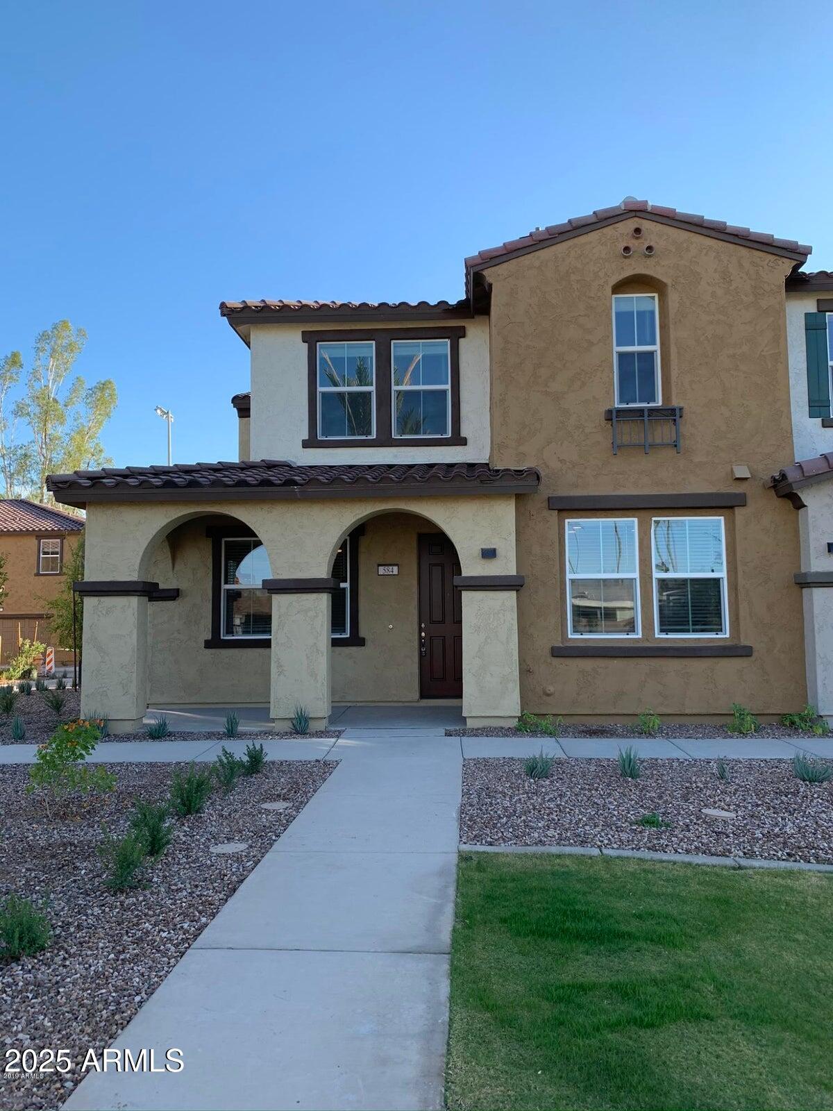 584 W WESTCHESTER Avenue