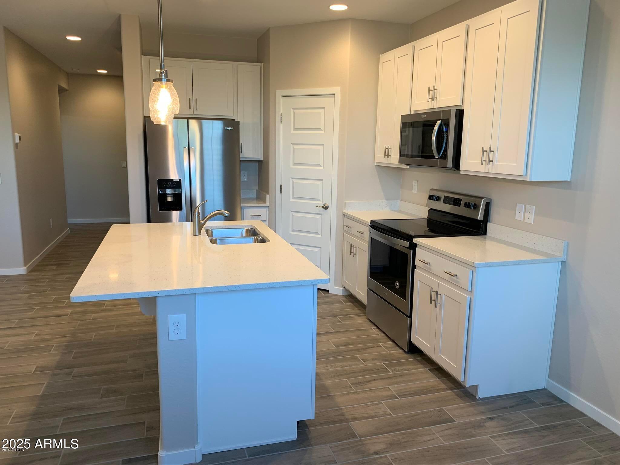 584 W WESTCHESTER Avenue