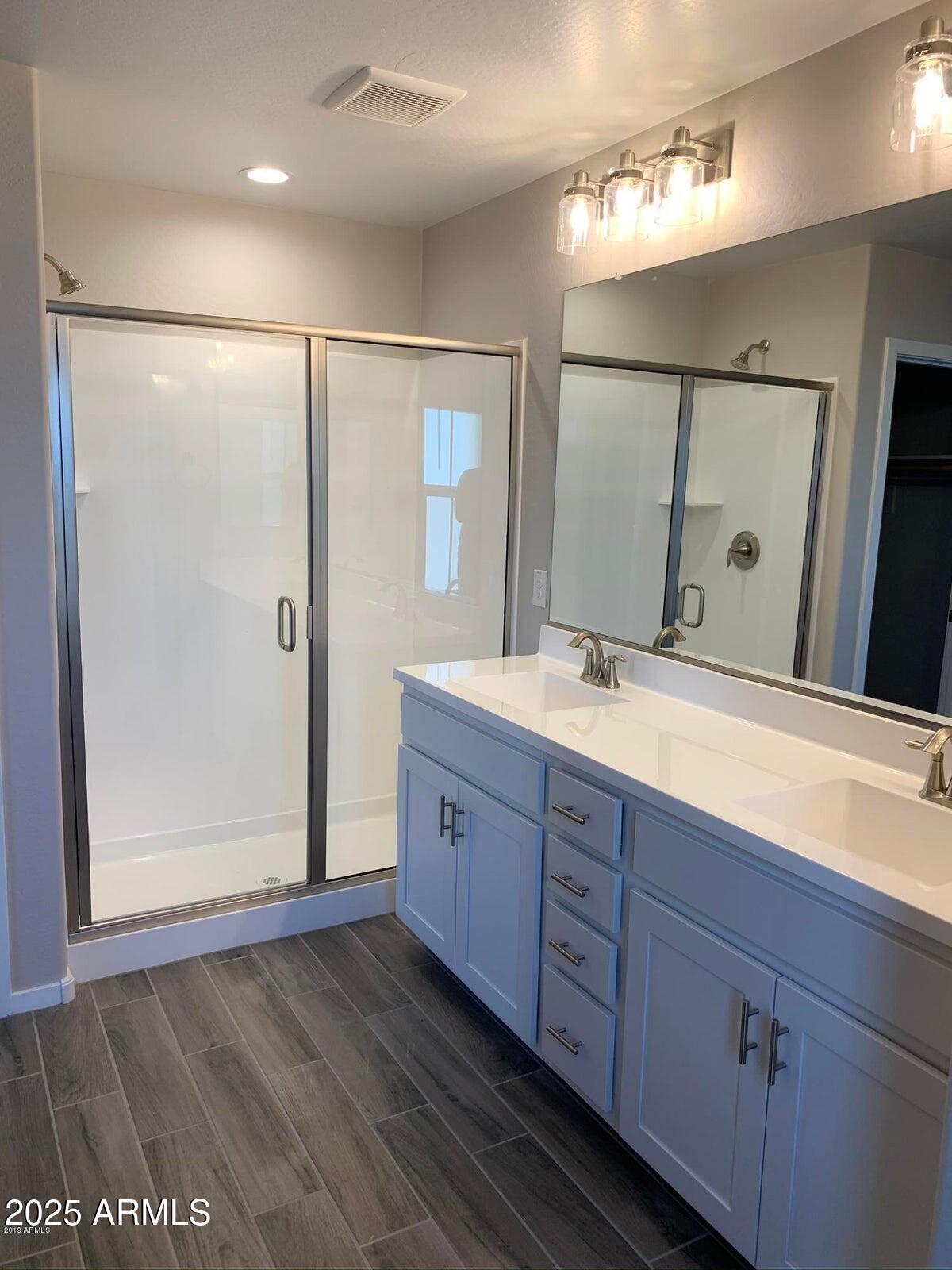 584 W WESTCHESTER Avenue