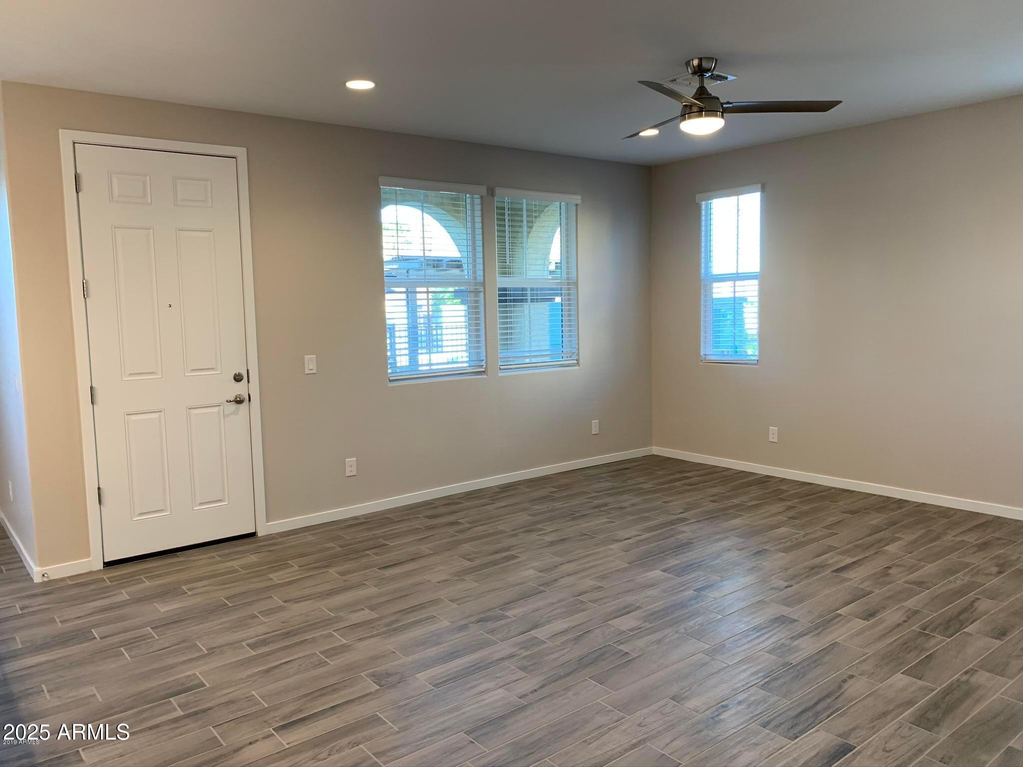 584 W WESTCHESTER Avenue