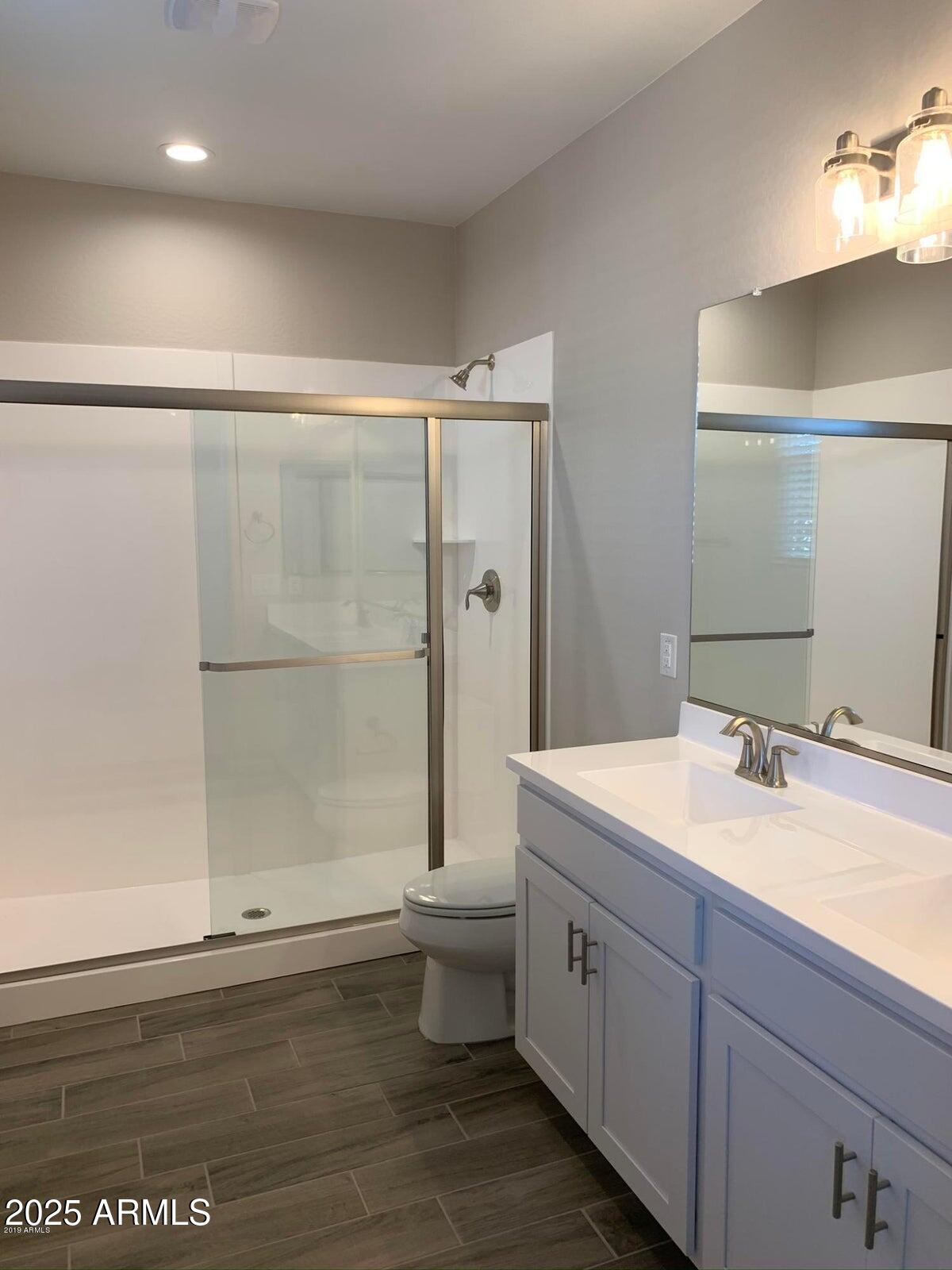 584 W WESTCHESTER Avenue