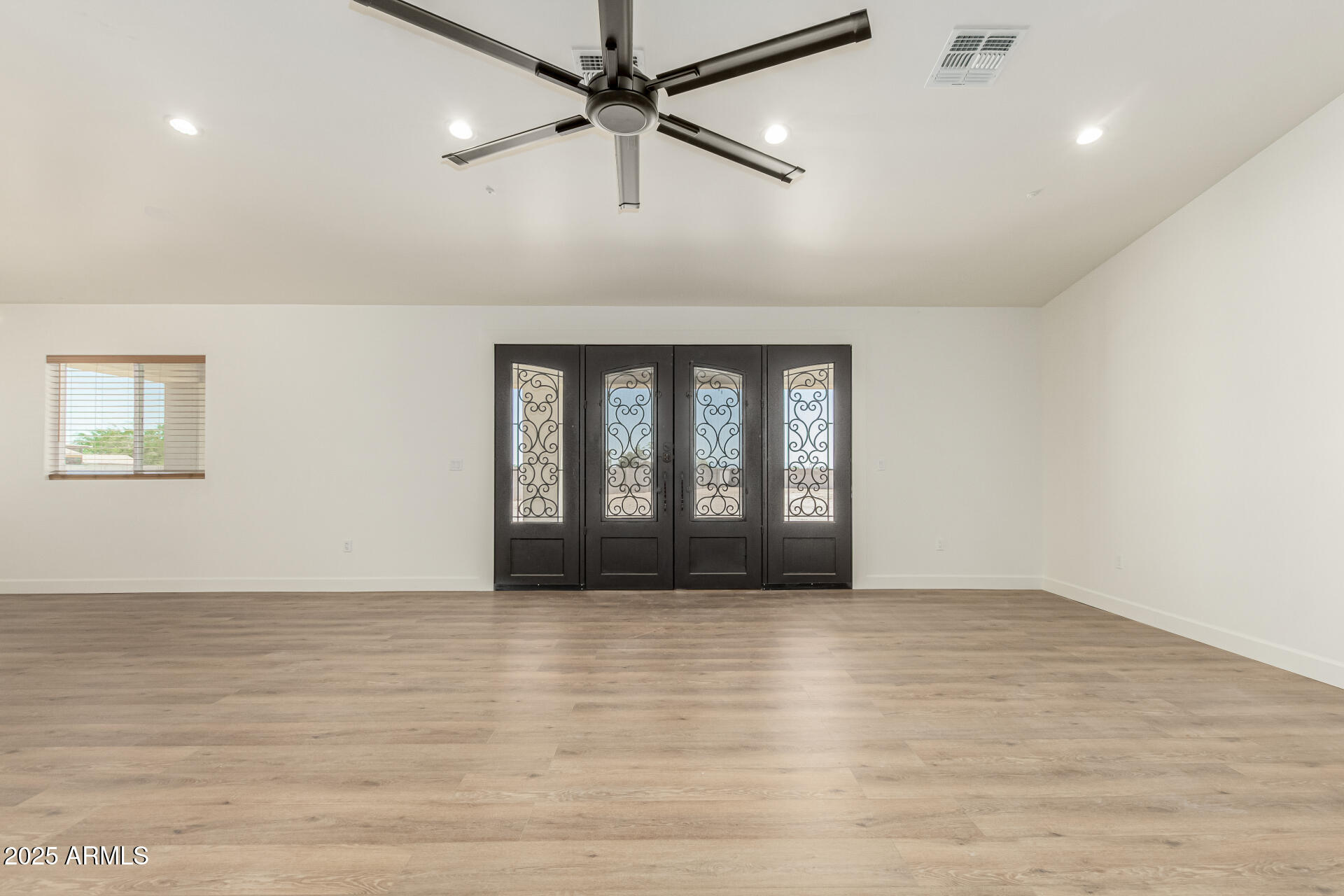 18215 W ENOCH Drive
