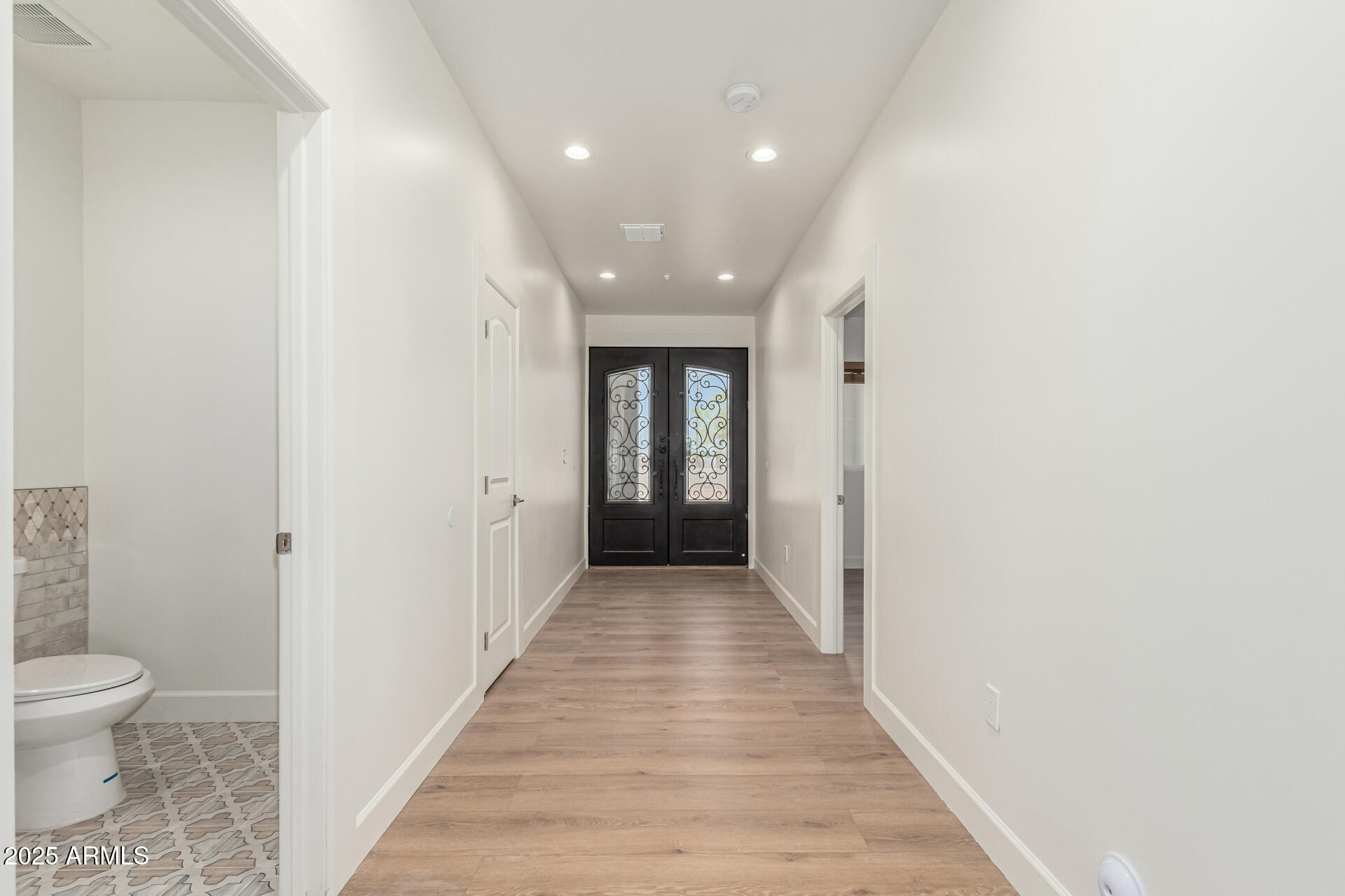 18215 W ENOCH Drive