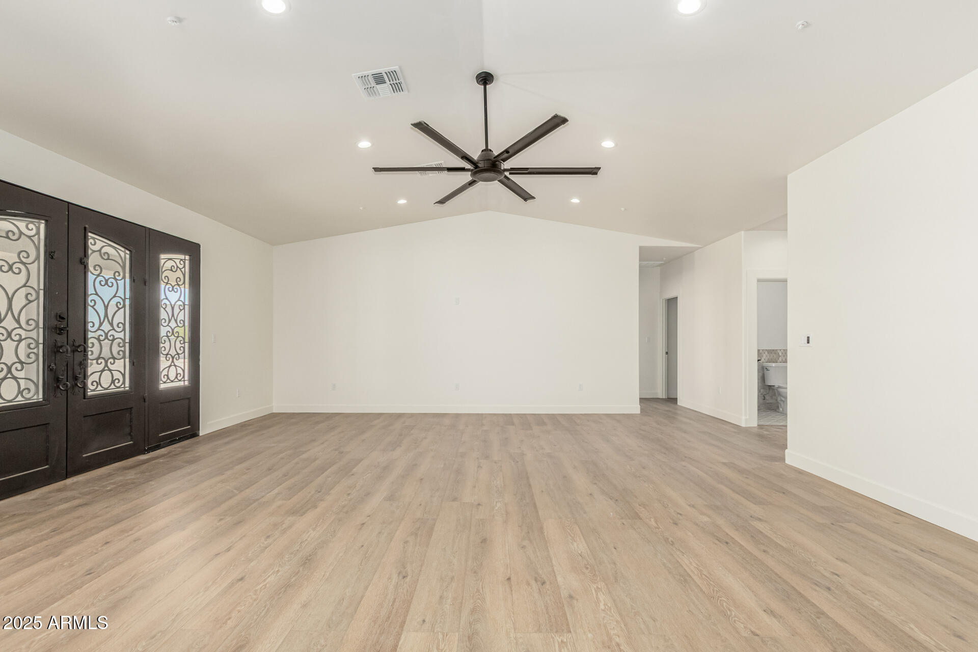 18215 W ENOCH Drive