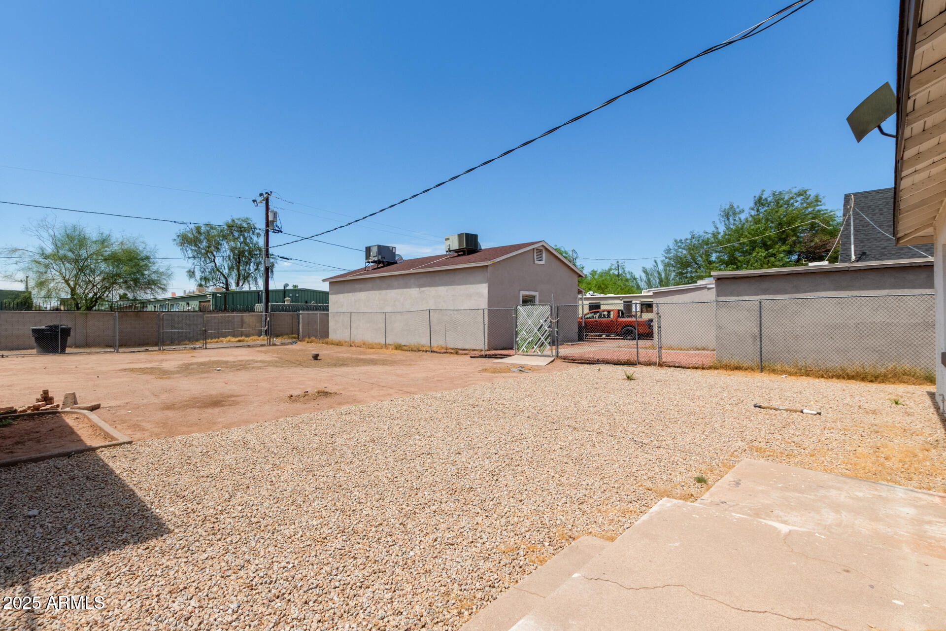 2112 N 24TH Place